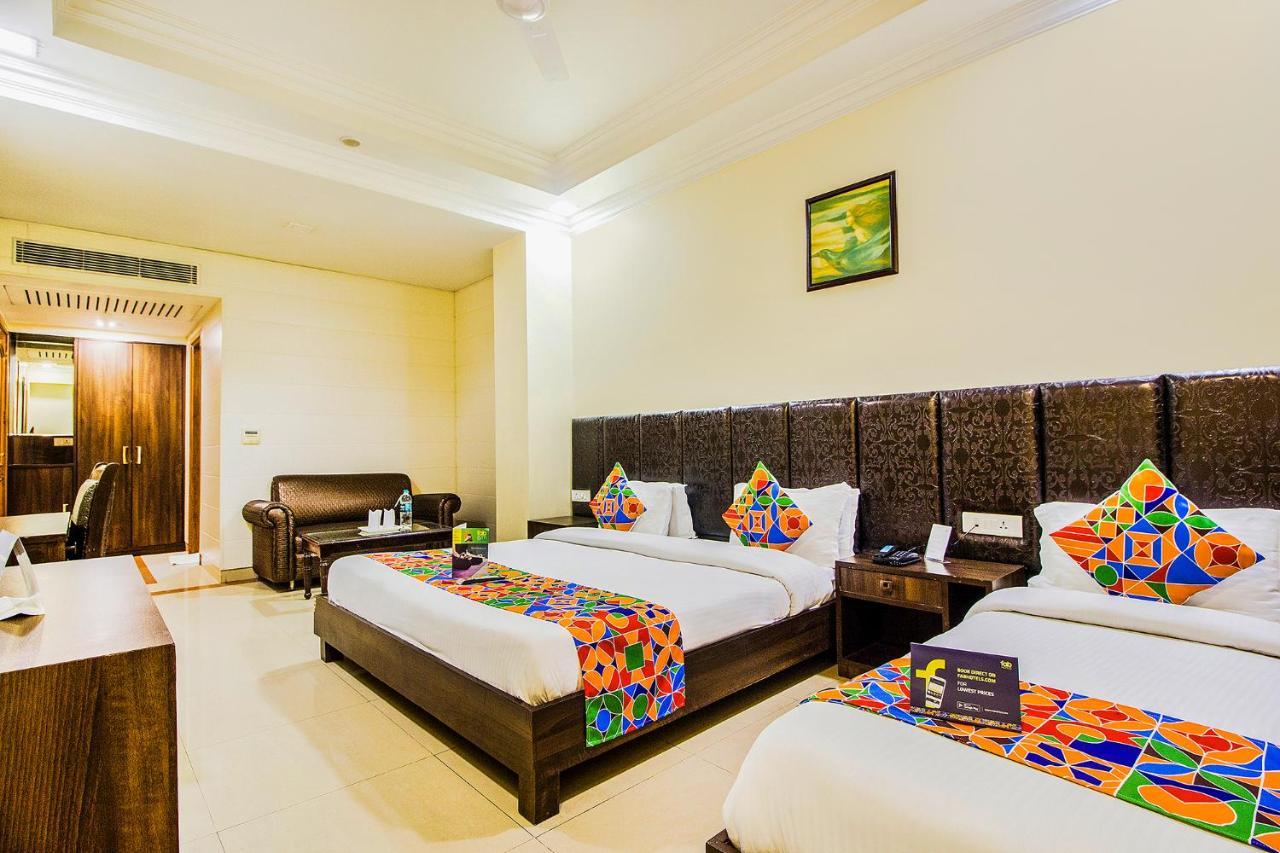 Fabhotel Aaykay Model Town Hotel 3*
