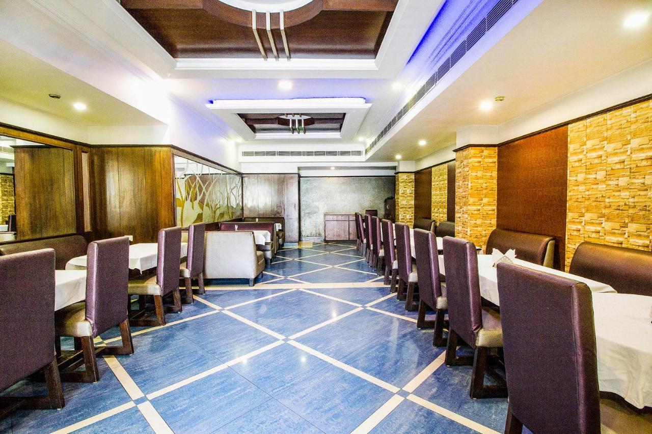 Fabhotel Aaykay Model Town Hotel