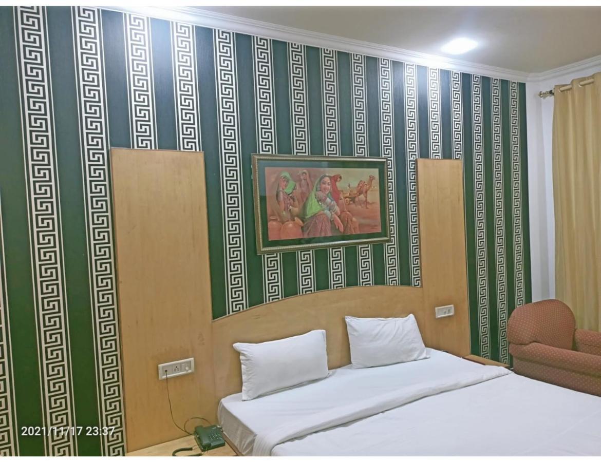 Kishore International, Hotel