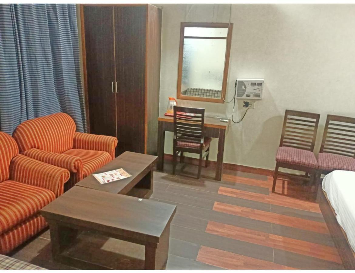 Kishore International, Hotel 5*
