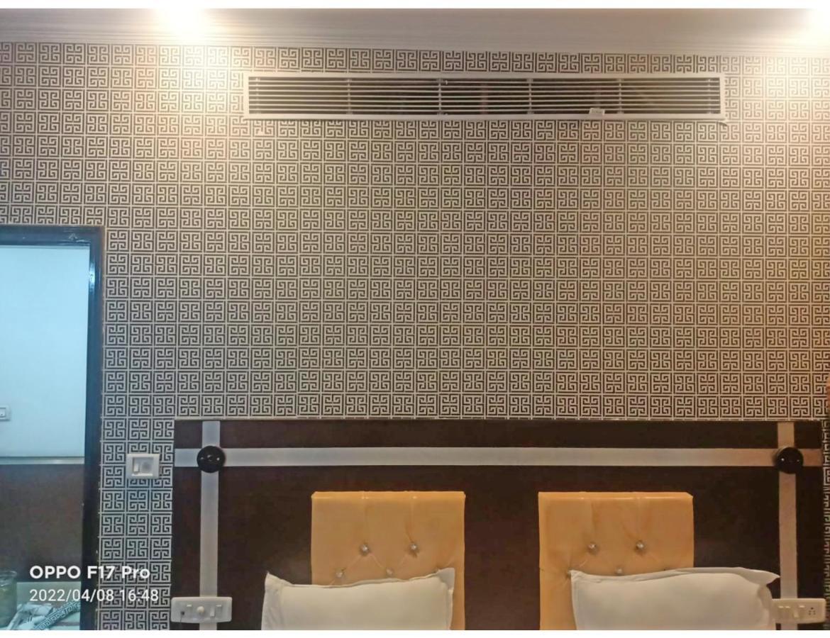 Hotel Kishore International, 5*