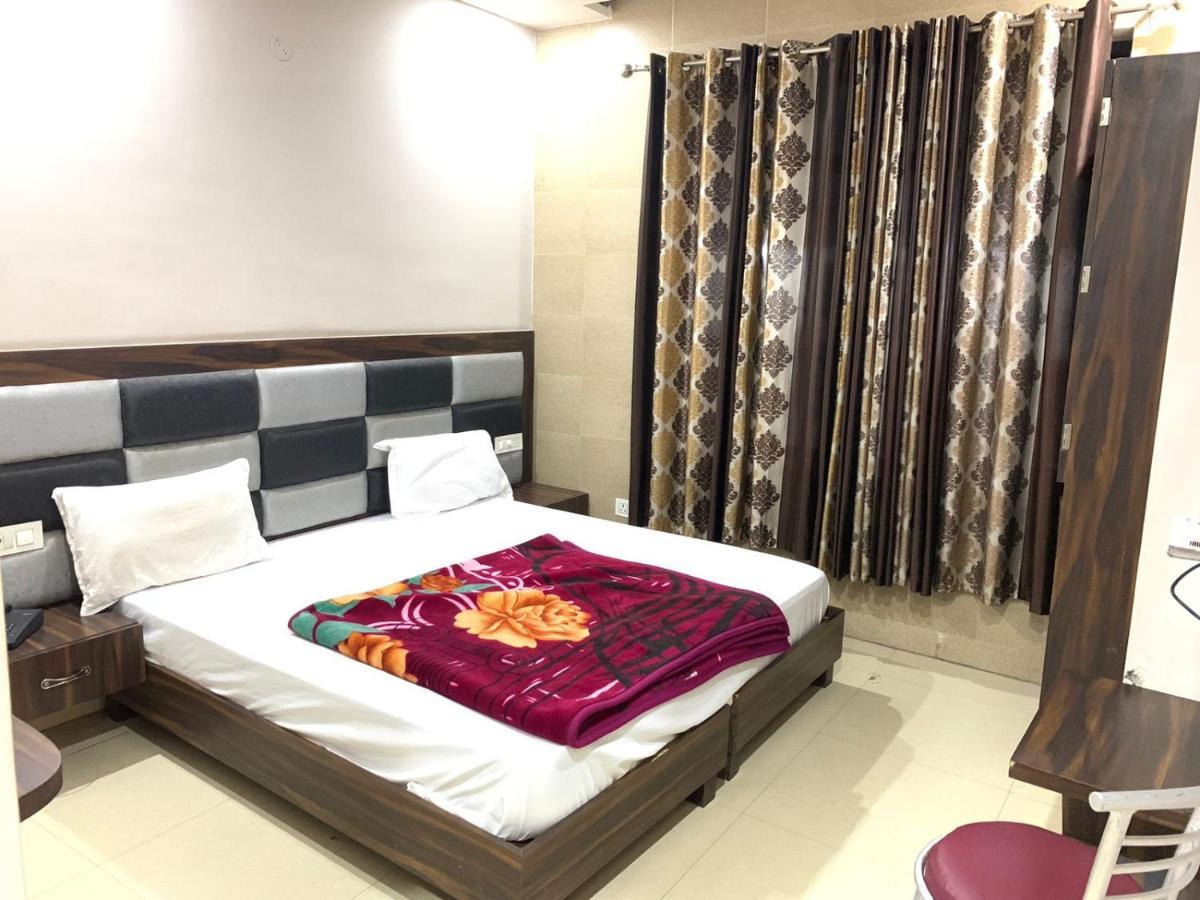 Sukhman Residency 3*
