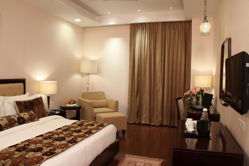 Hk Clarks Inn, Amritsar