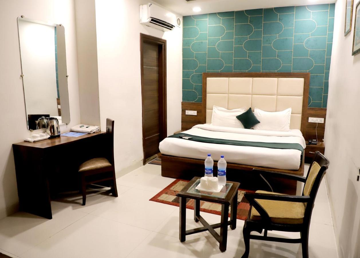 Hotel Hollywood Heights Near Railway Station Amritsar
