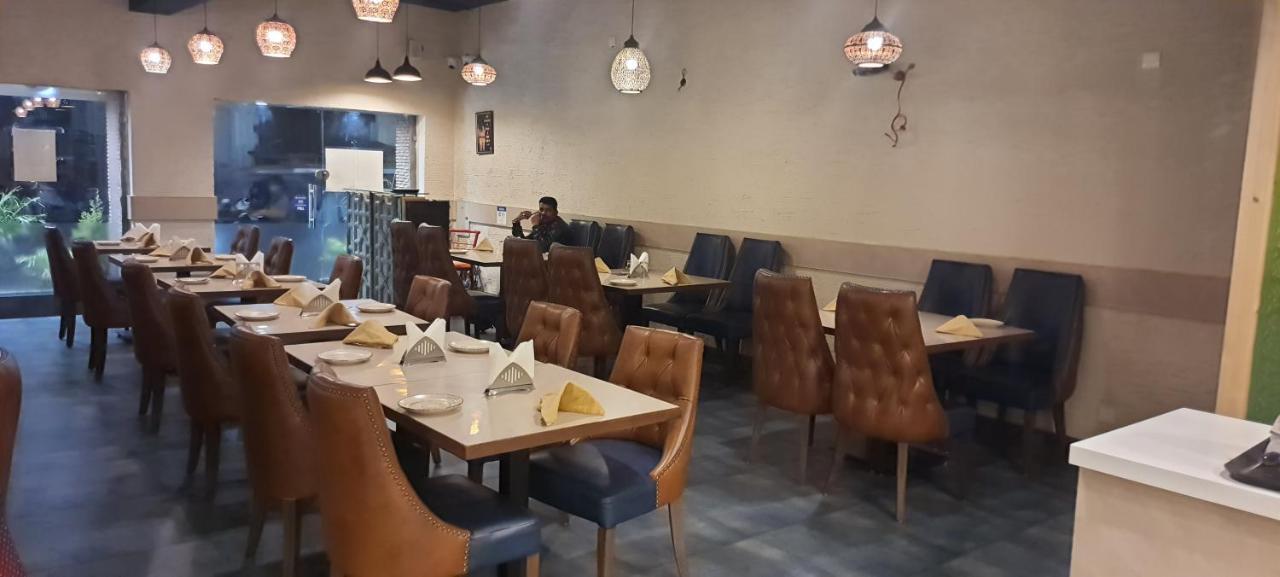 Raj Darbar - 10 Meter From Golden Temple Hotel 3*