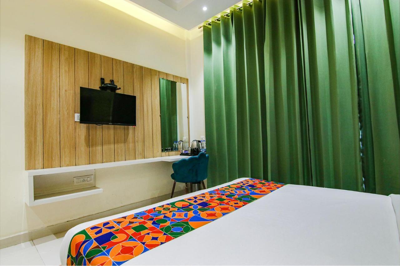 Hotel Fabhotel Punjab Pride