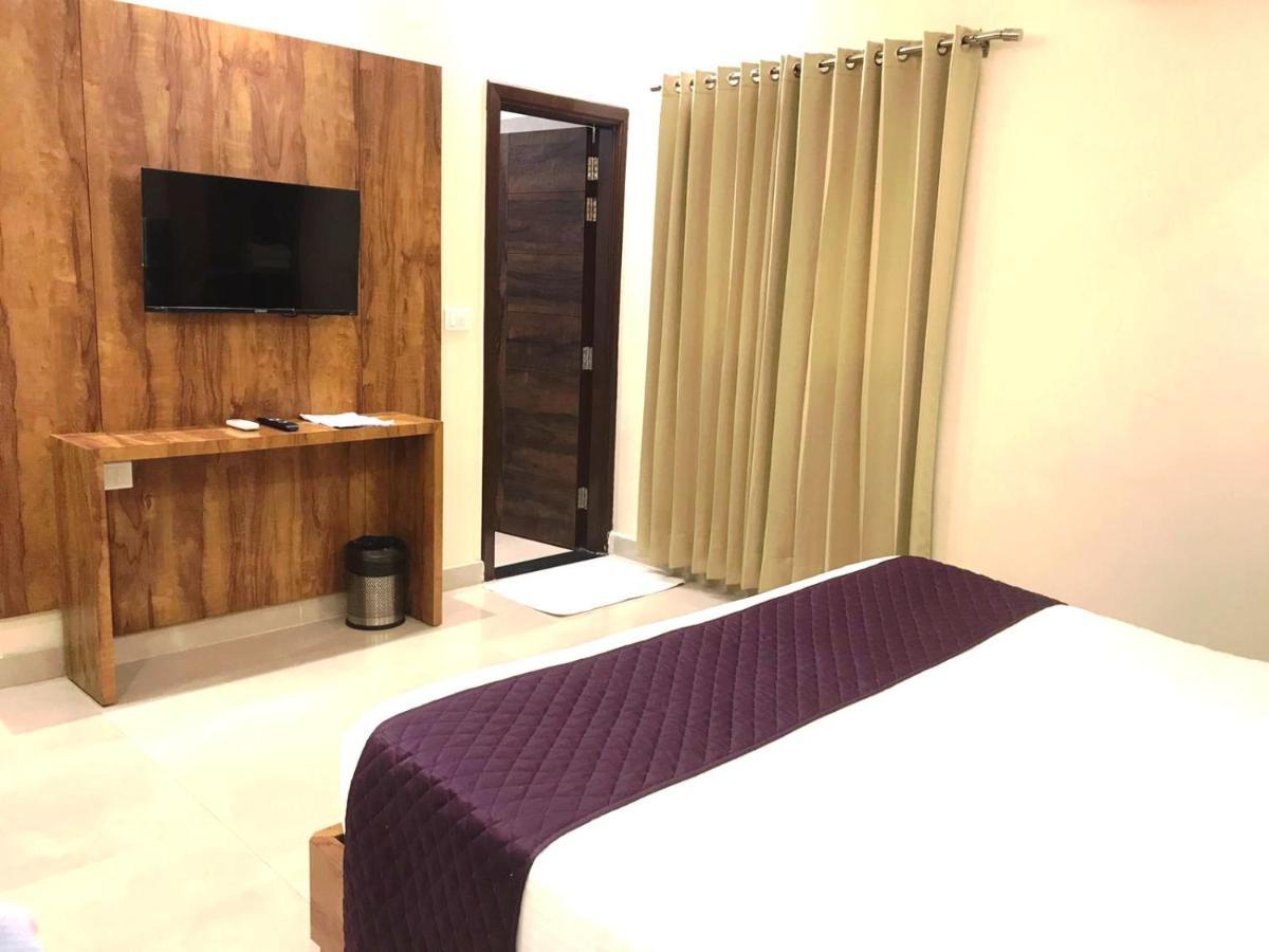 Hotel Hampton - 200 Mt From Golden Temple