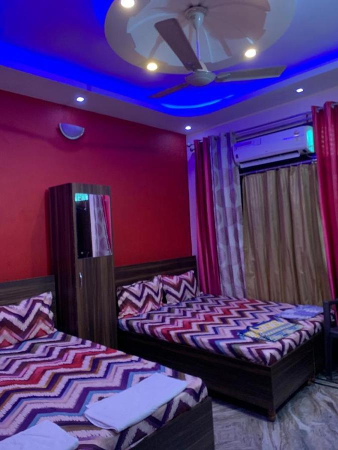 Bed & Breakfast S4 Home Stay Hotel - Five Mint Walk From Golden Temple 3*