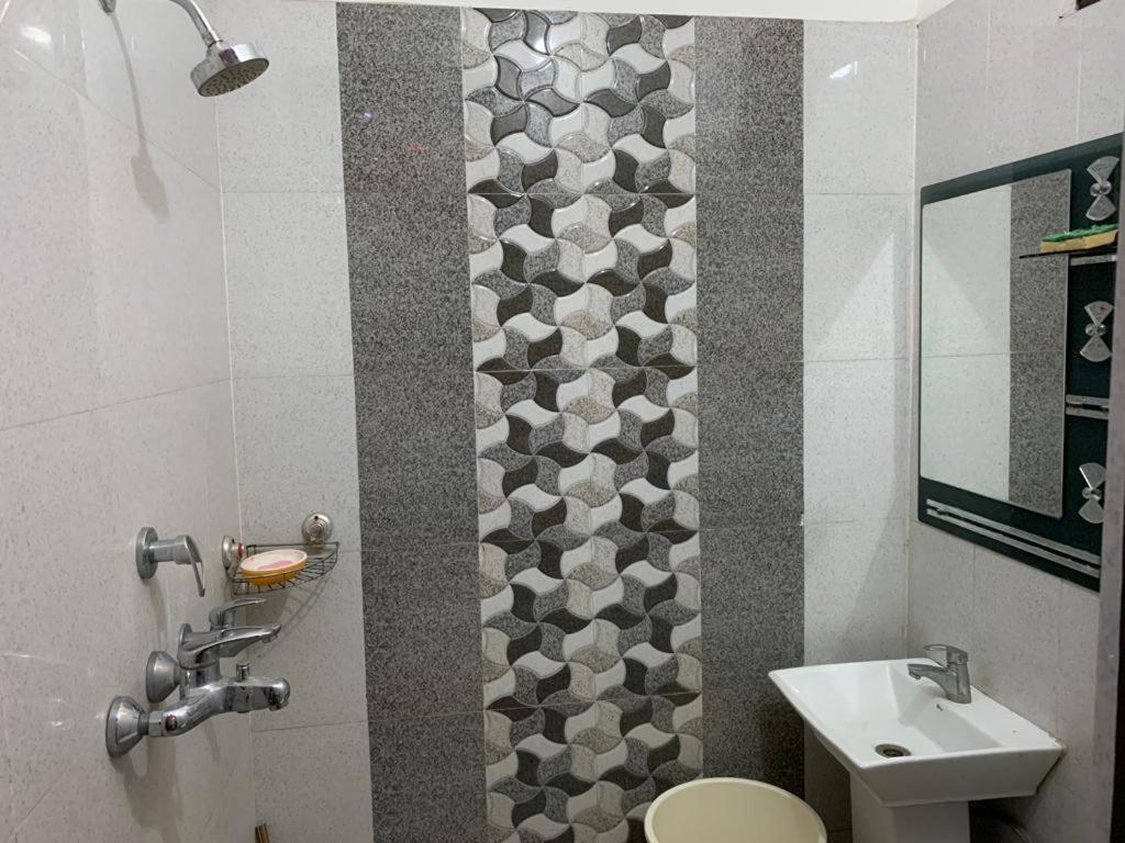 S4 Home Stay Hotel - Five Mint Walk From Golden Temple Bed & Breakfast Amritsar