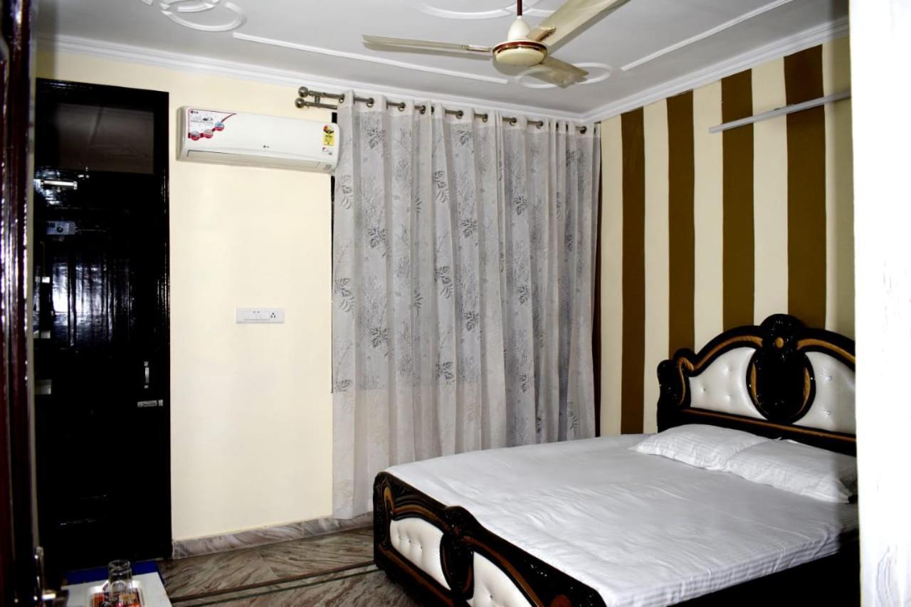 S4 Home Stay Hotel - Five Mint Walk From Golden Temple 3*