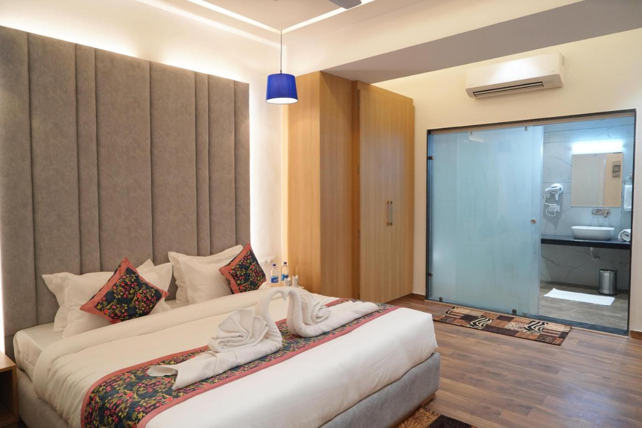 Hotel Luxurio - In-house Barista Cafe, Near Golden Temple Amritsar