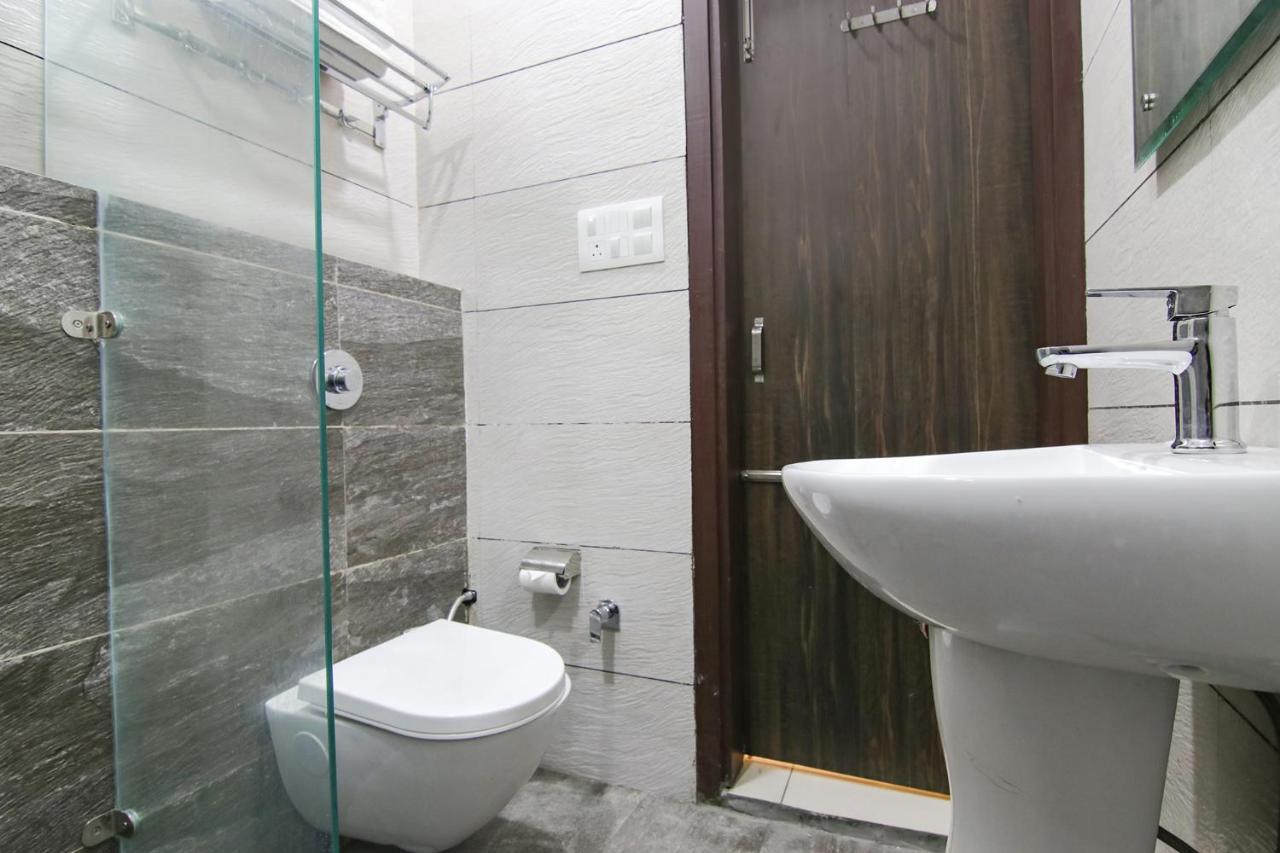 Fabhotel Spring Hotel 3*