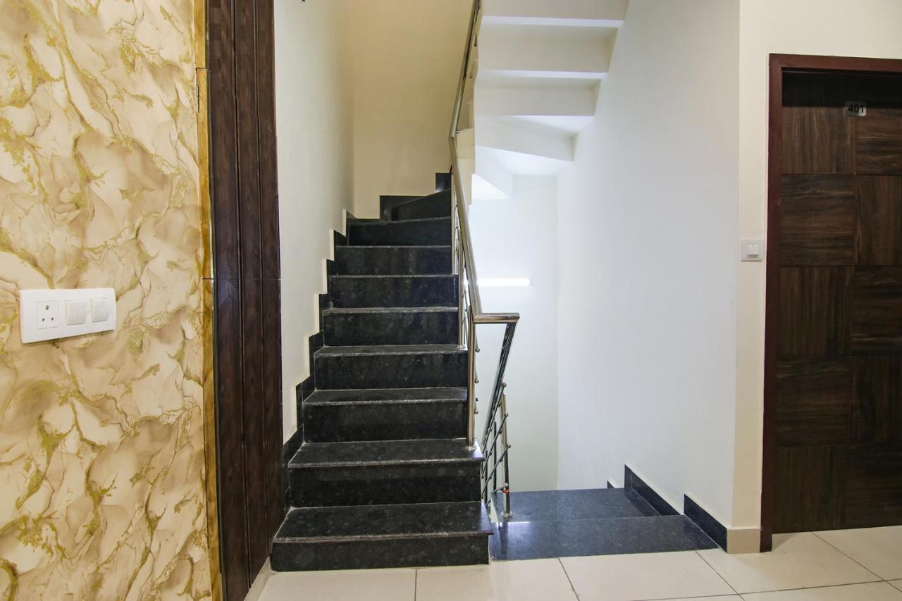 Hotel Fabhotel Spring 3*