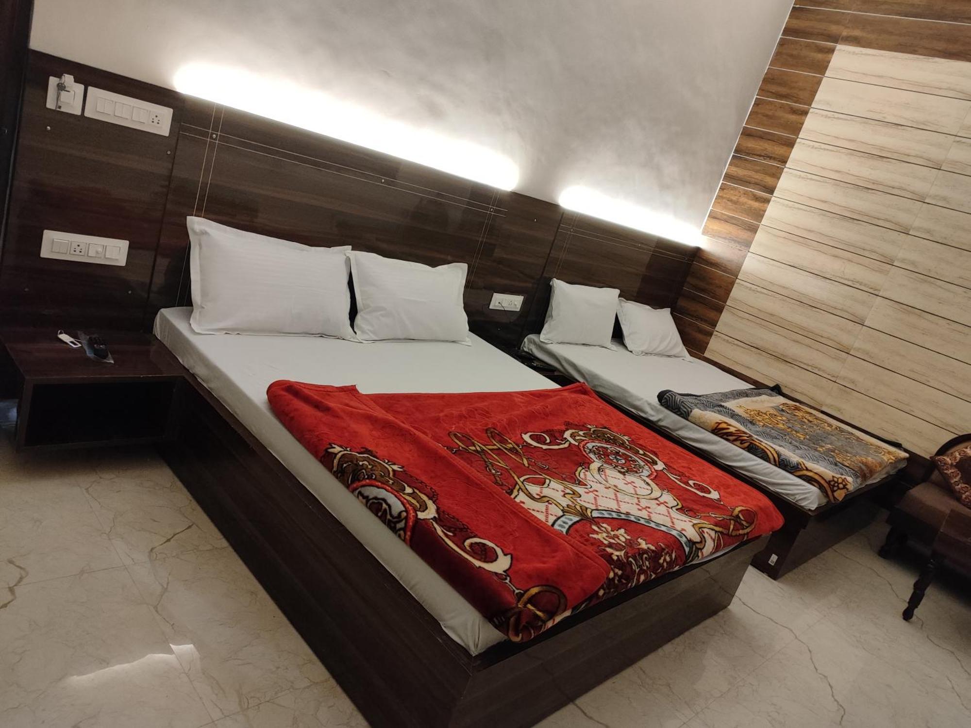 Bed & Breakfast 4n Homestay- Golden Temple View Amritsar