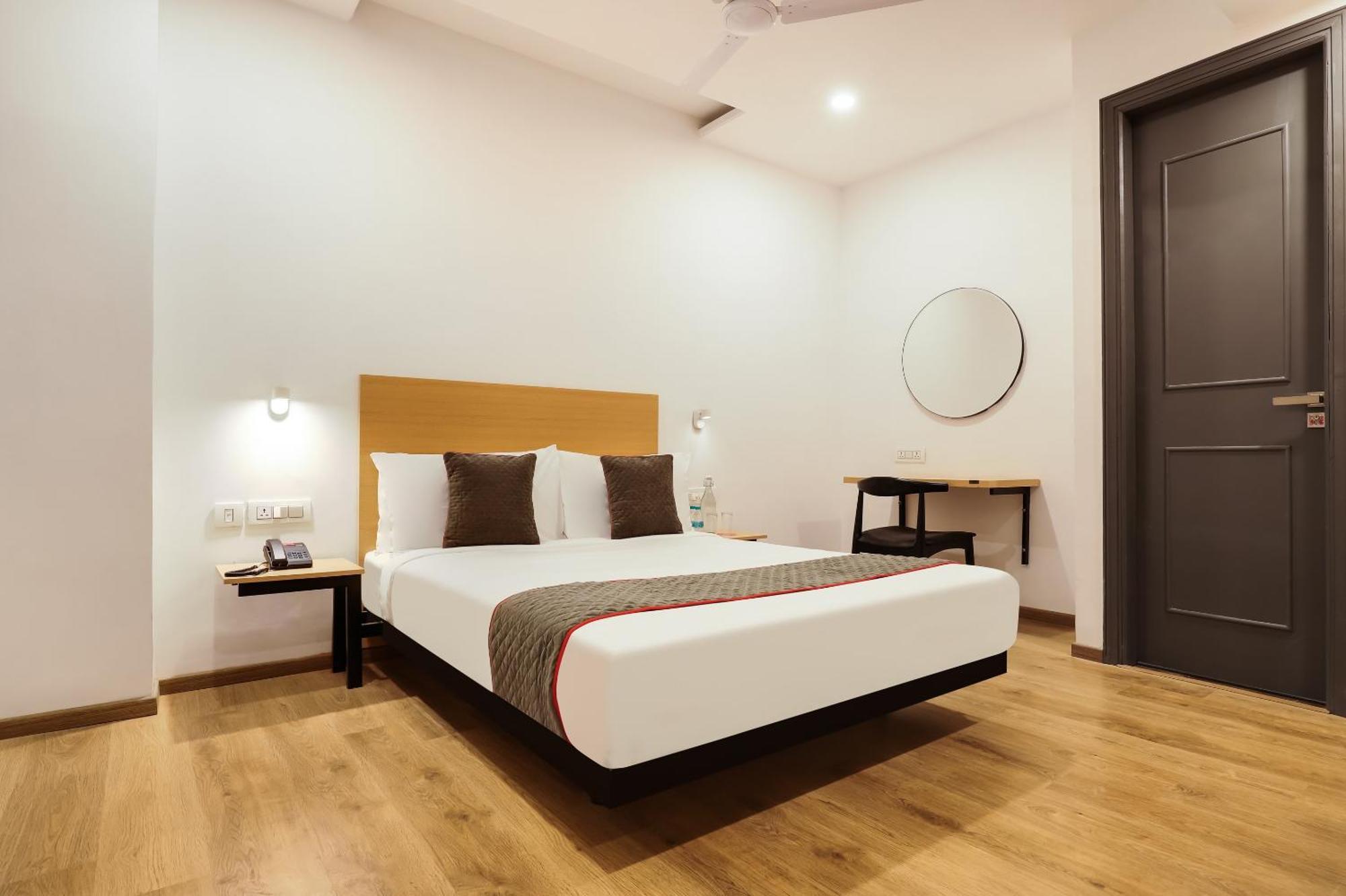 Hotel Super Townhouse Golden Avenue Road 4*