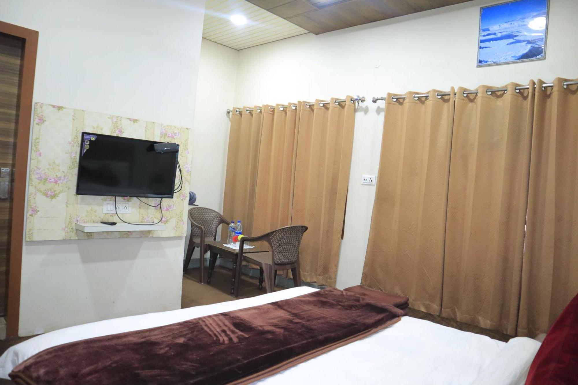 Seth Residency Near Golden Temple Hotel *