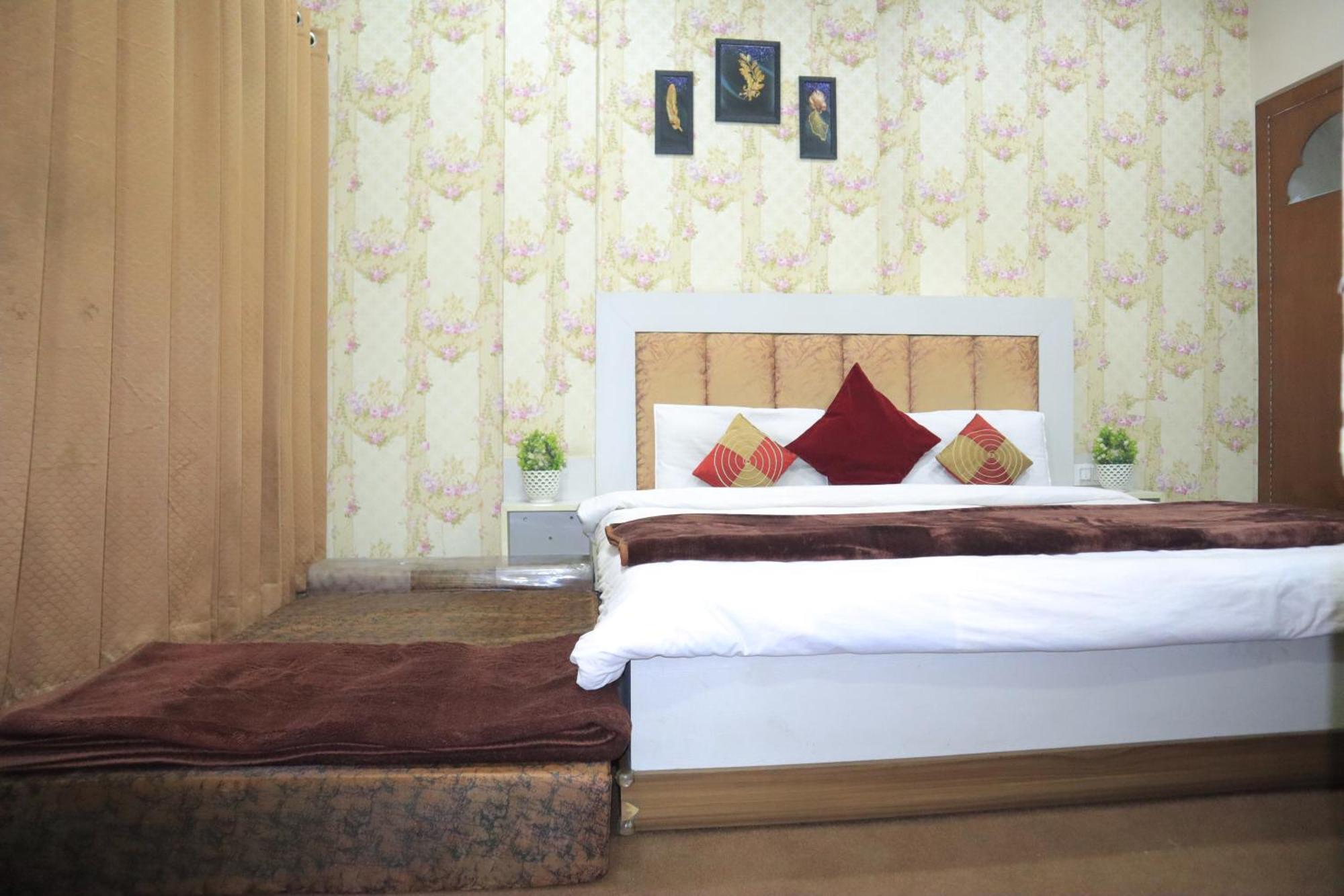 Hotel Seth Residency Near Golden Temple *