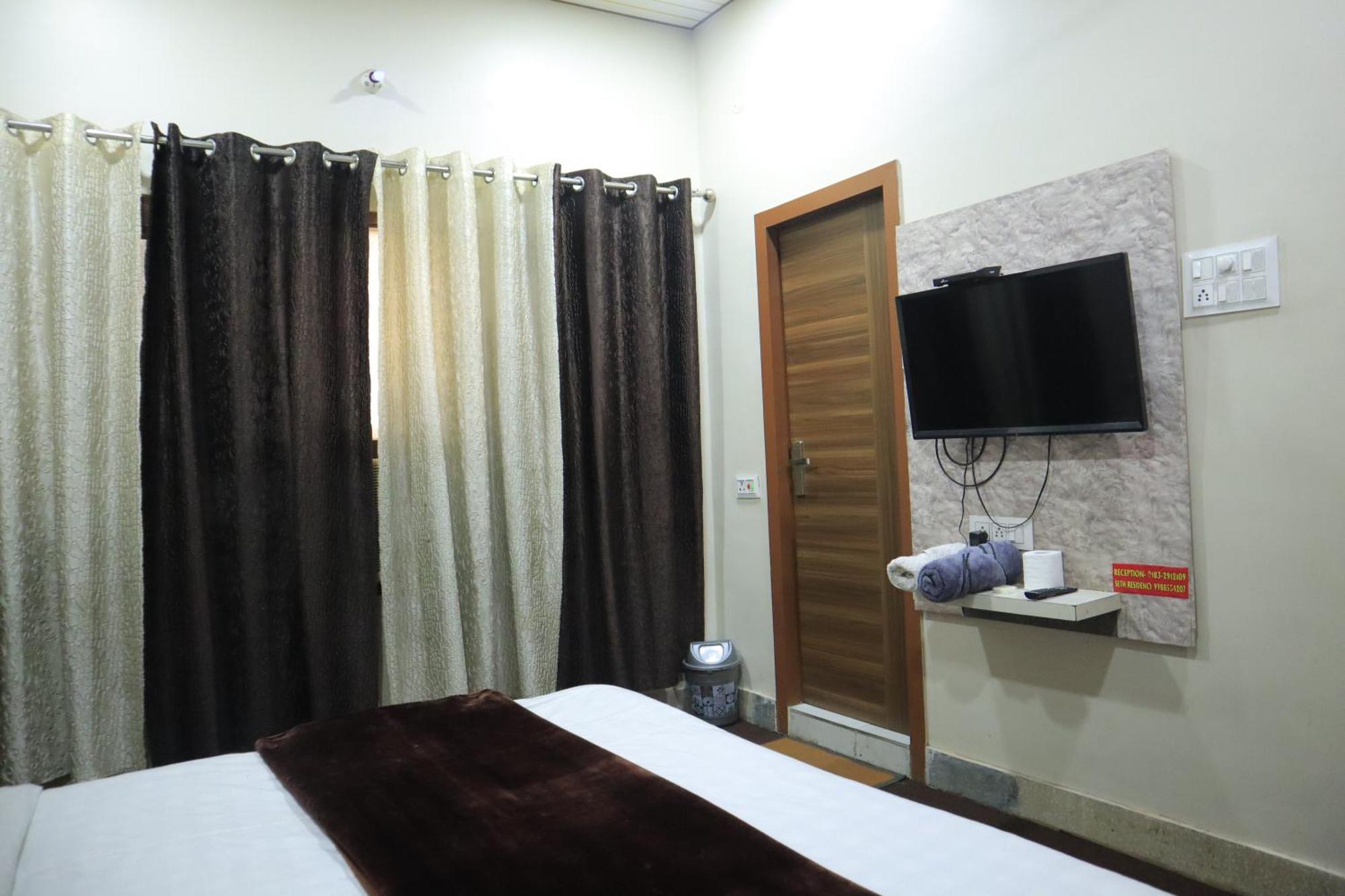Seth Residency Near Golden Temple Hotel