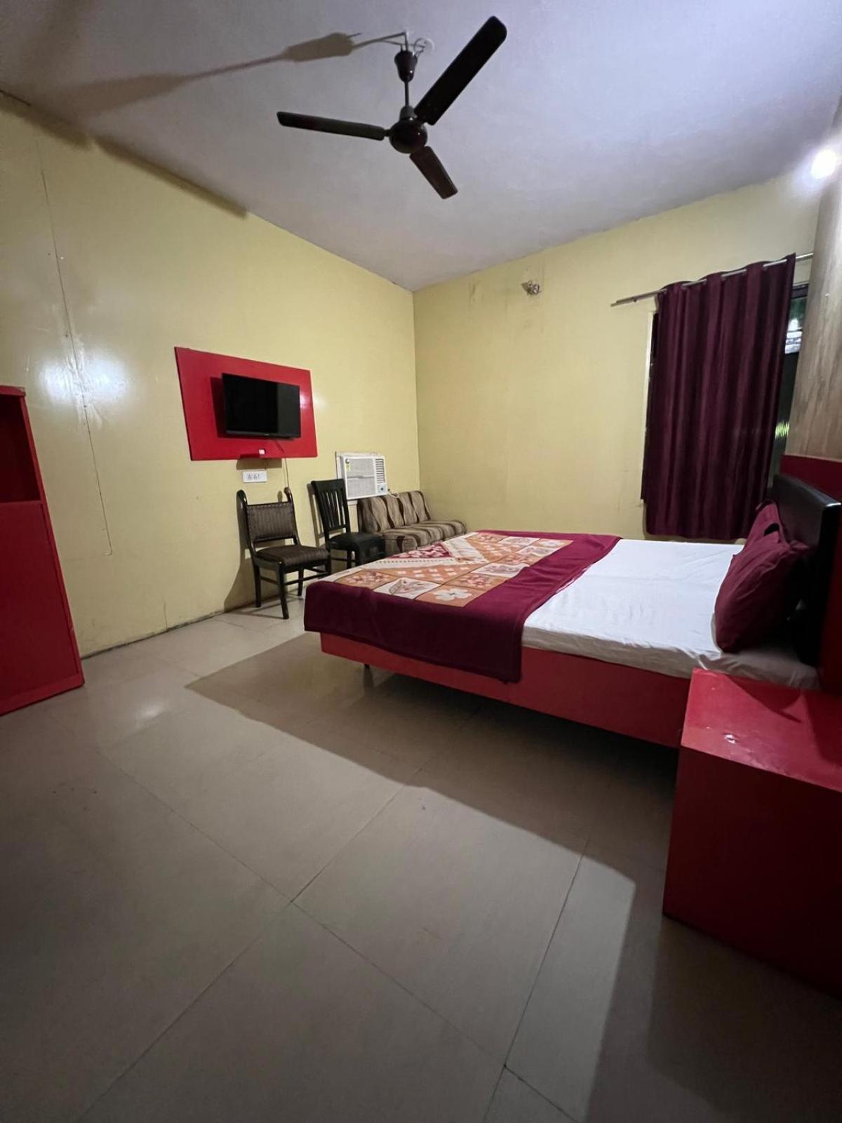 Hotel Skylark