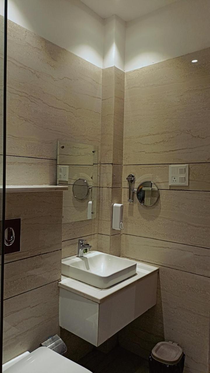 Aura Grand By Levelup Hotel Amritsar