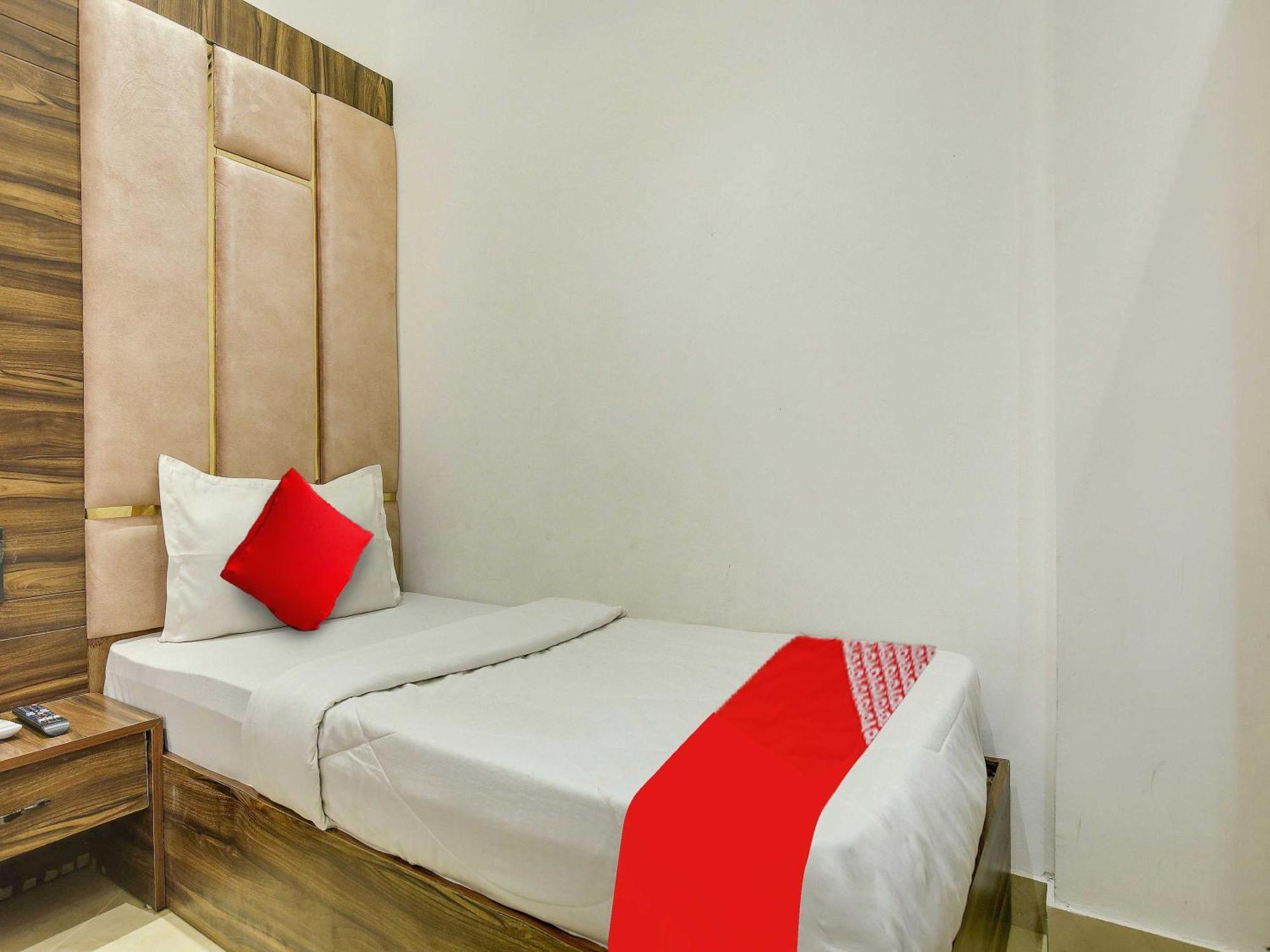 Hotel Kaushalya Royal 3*