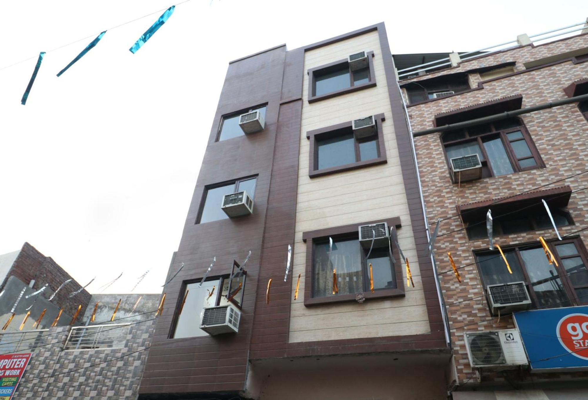 O Kapoor Residency 3*