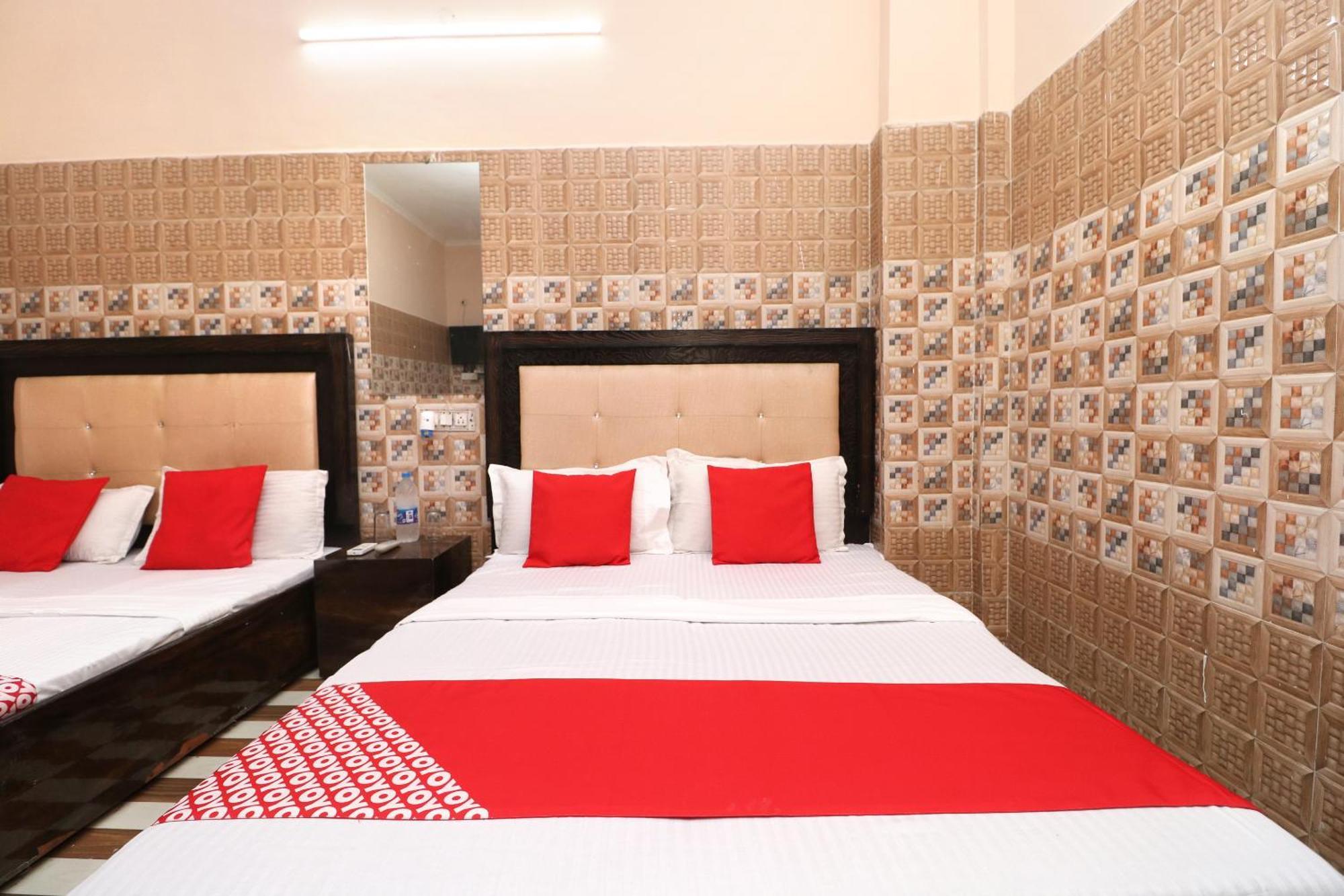 O Kapoor Residency 3*