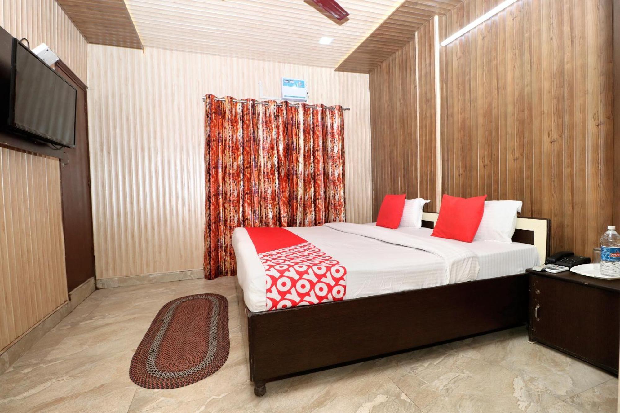 Hotel Oyo Apple Wood 3*