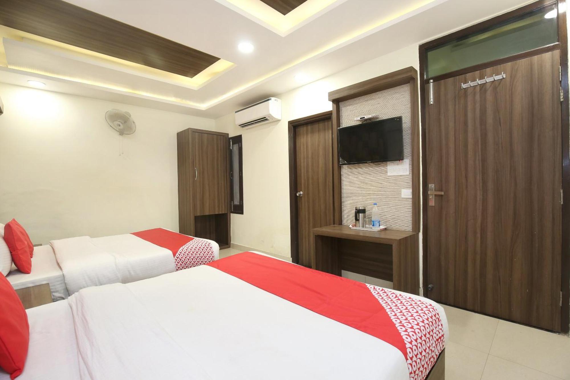 Oyo 17307 Kings Hotel