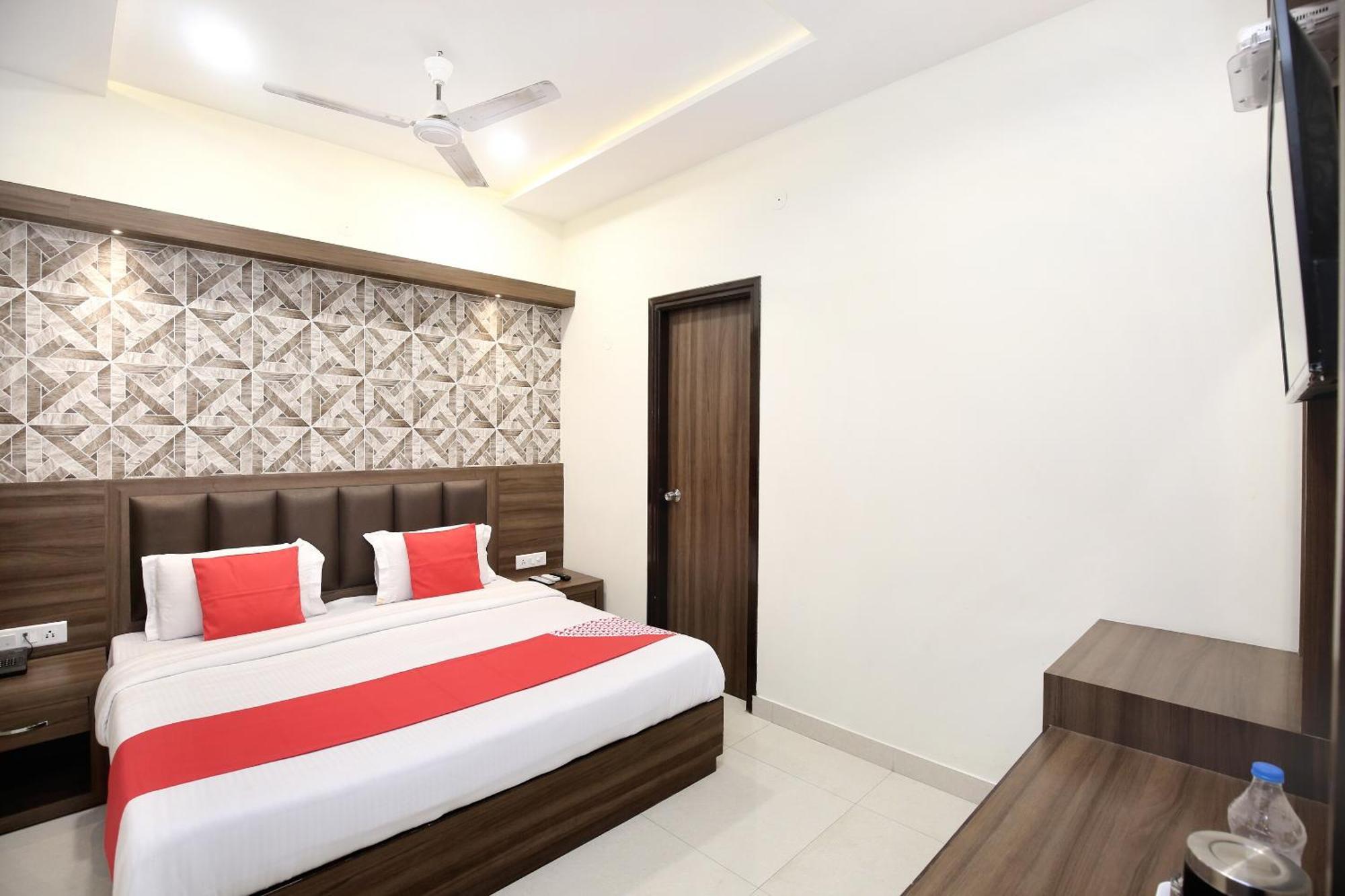 Oyo 17307 Kings Amritsar