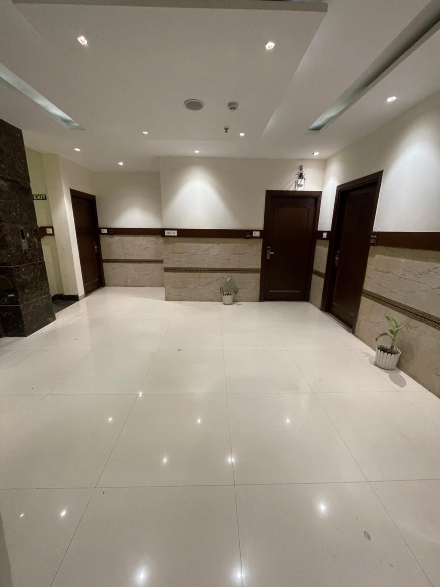 Aura Grand By Levelup Hotel