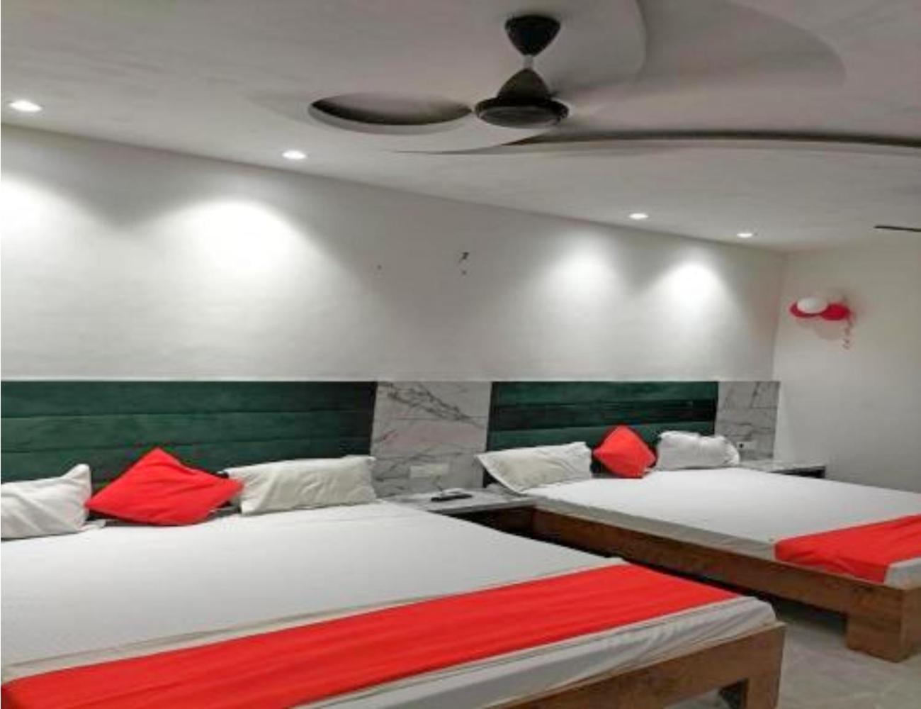 Delight Inn, 4*