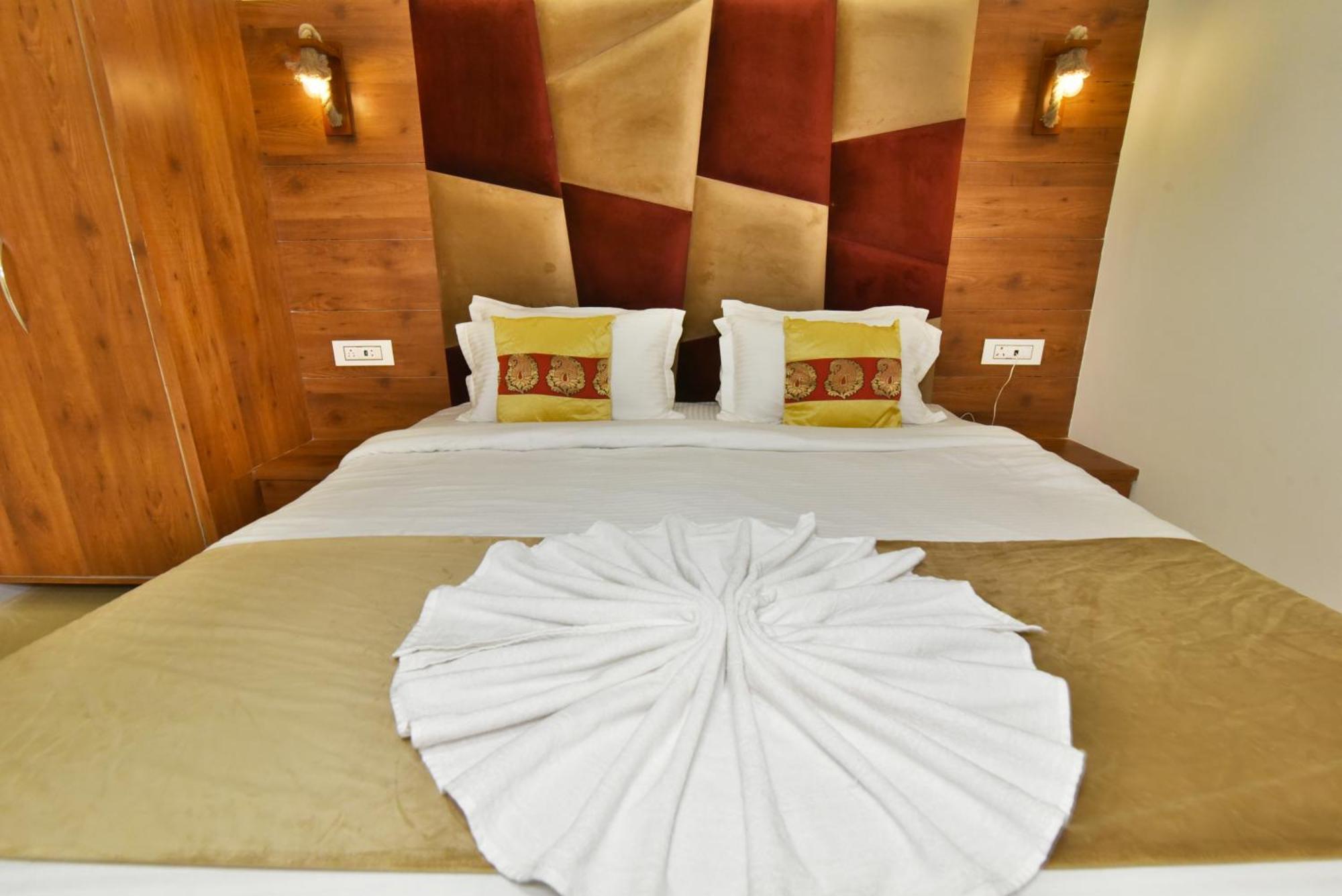 Hk Backpackers-luxury & Hostel Amritsar