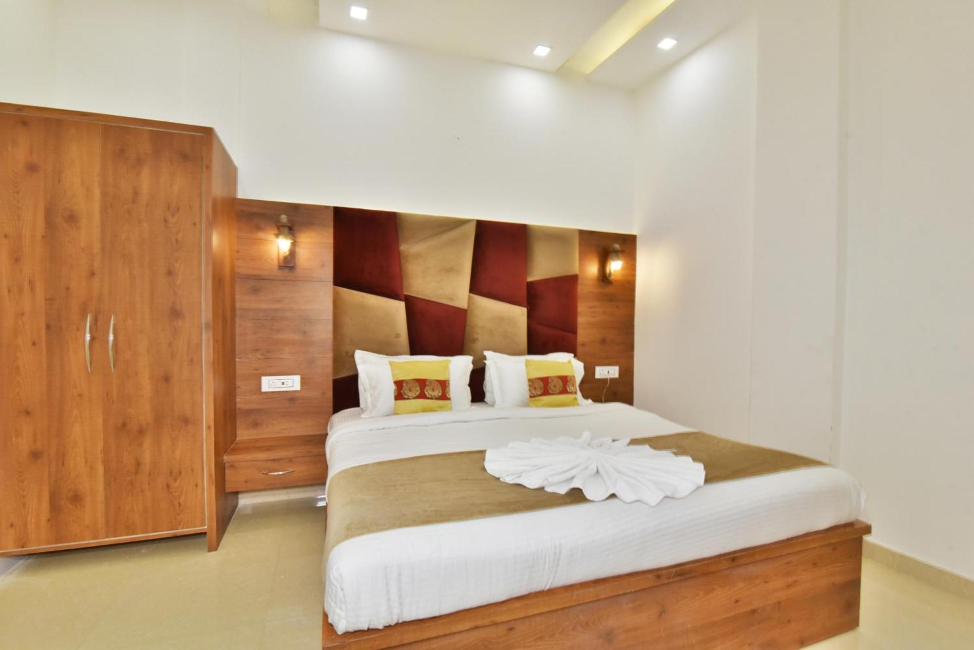 Hk Backpackers-luxury & *