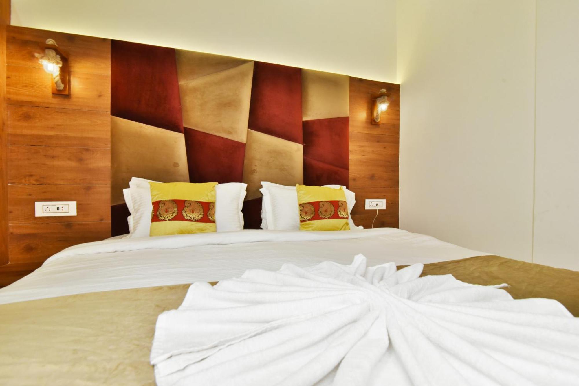 Hk Backpackers-luxury & Hostel Amritsar