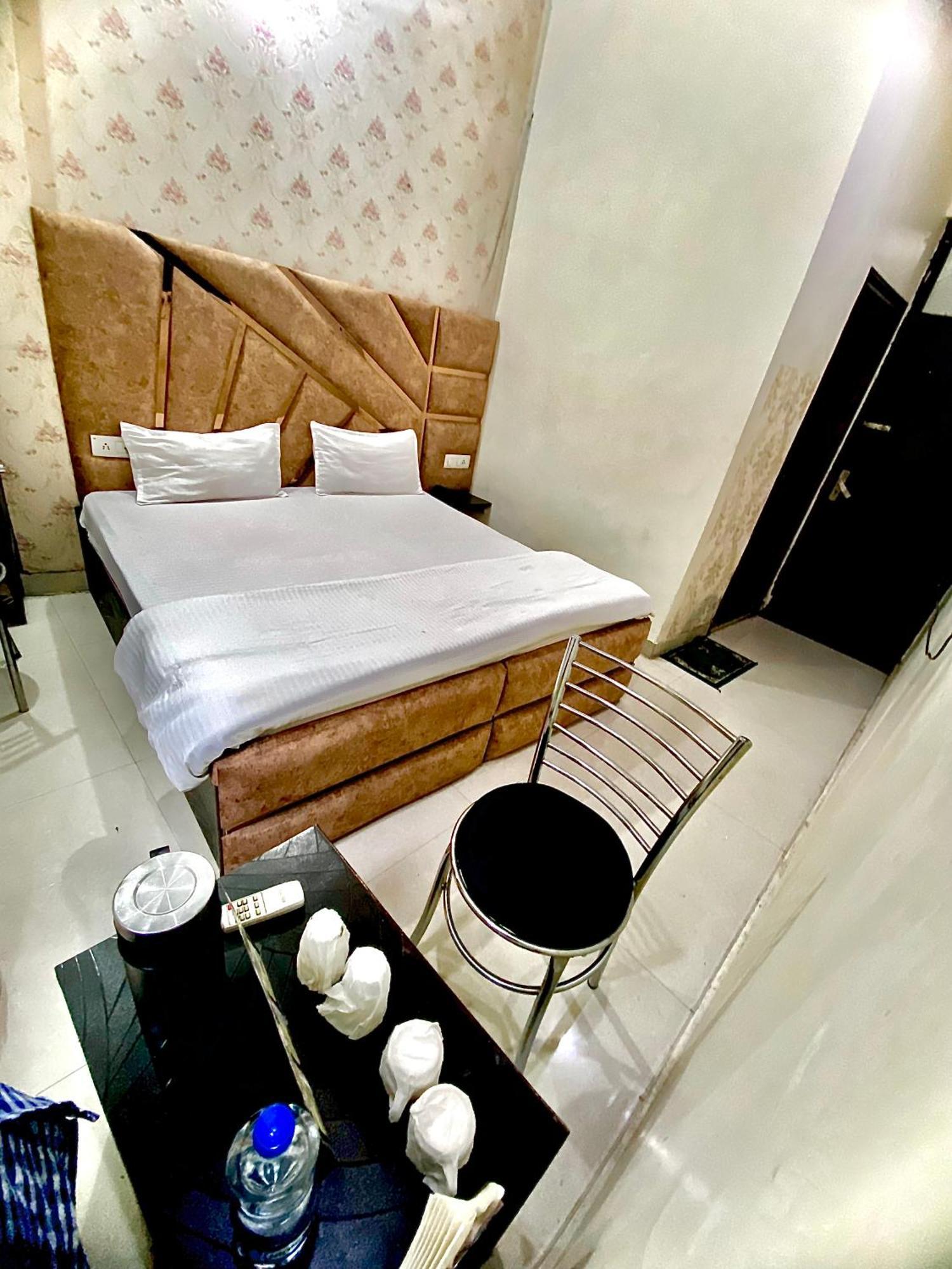 Swaran Guest house *