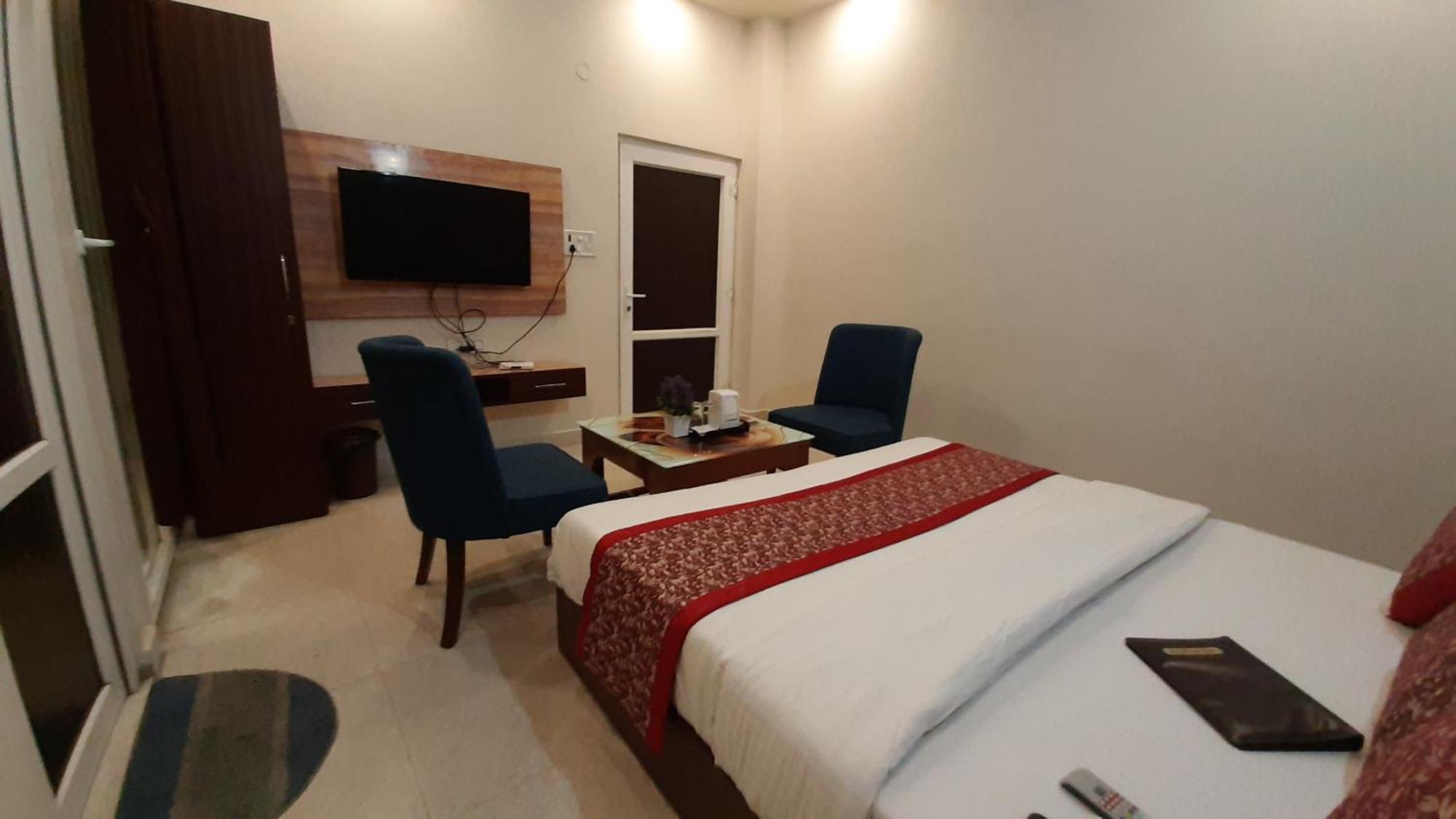 Hotel Ventures