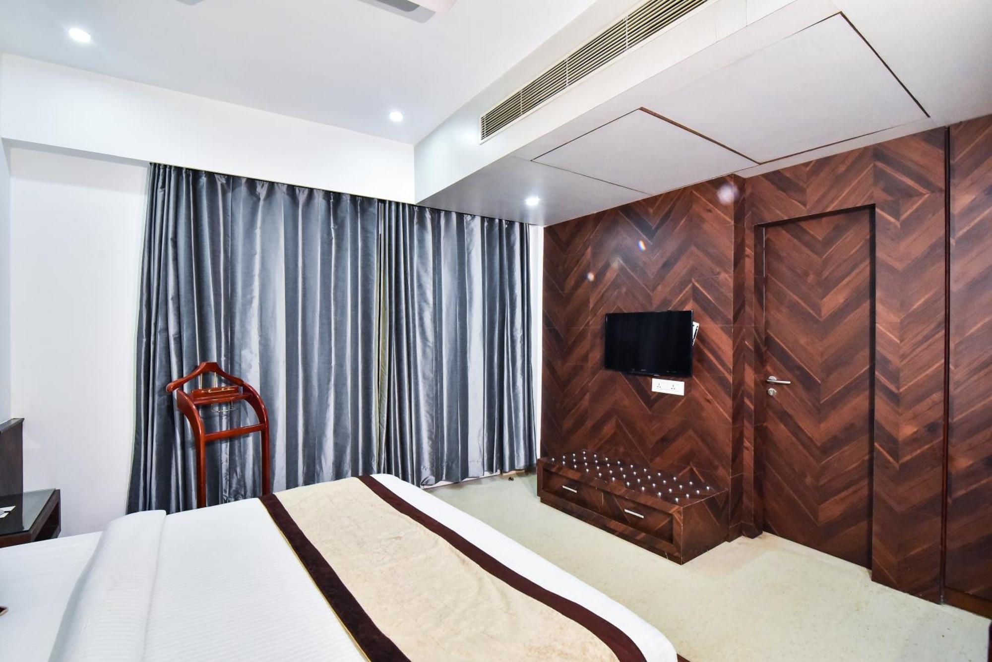 Hotel Sawera Grand 3*