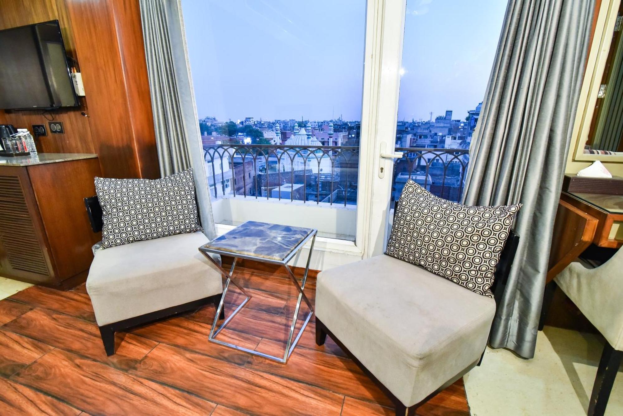 Hotel Sawera Grand