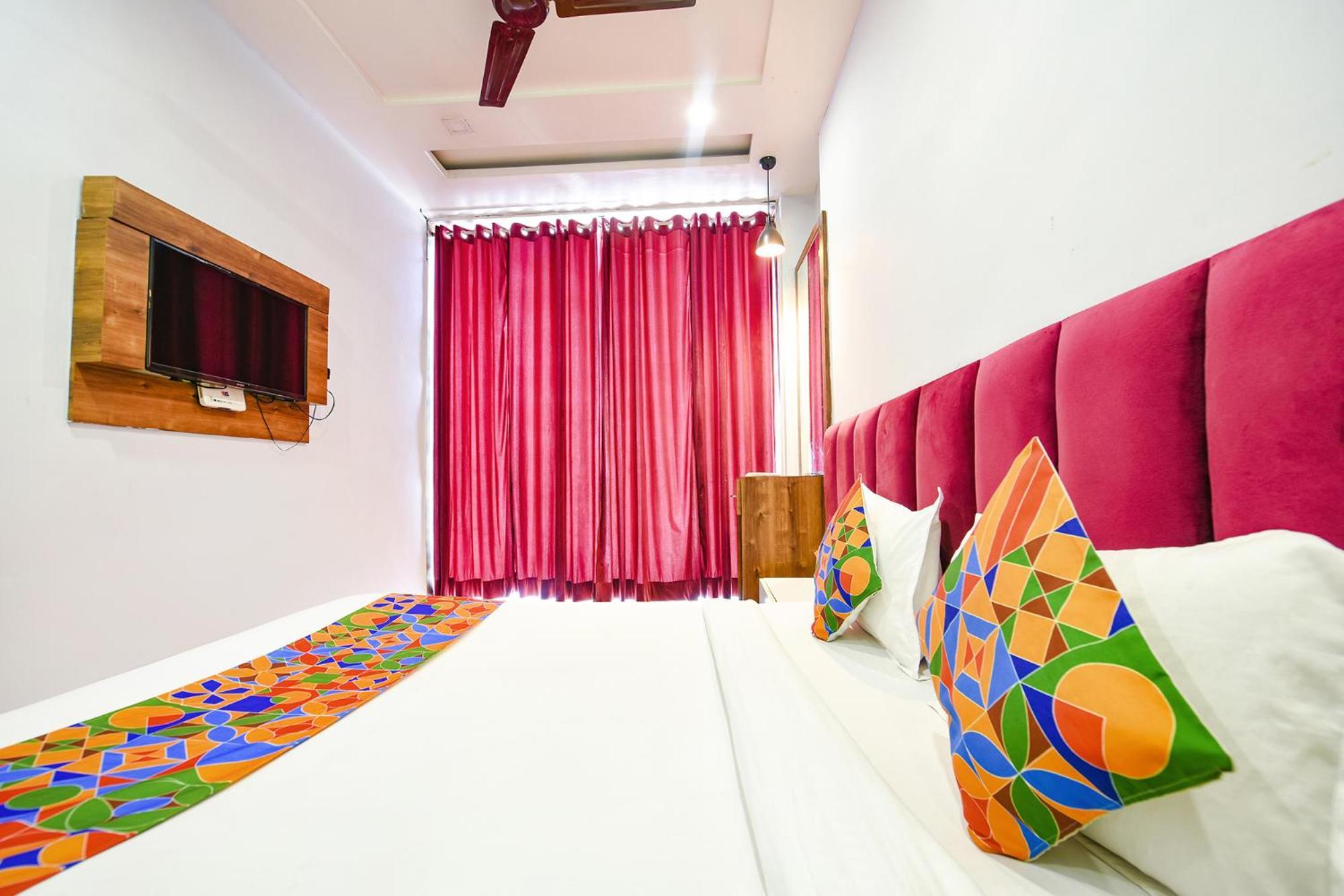 Hotel Fabexpress 56 3*