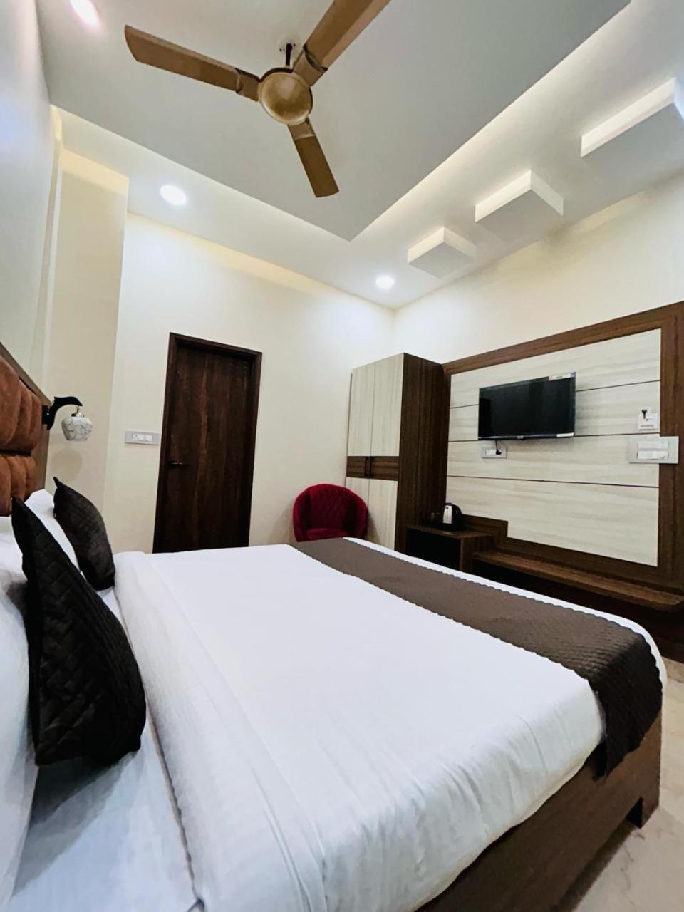 Hotel Monga Dream Residency - 5 Minutes Walk From Golden Temple 3*