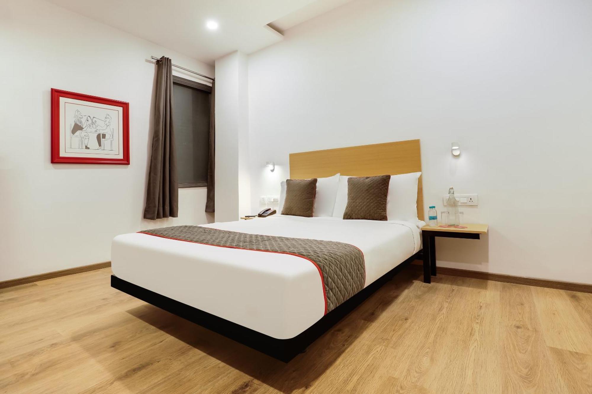 Super Townhouse Golden Avenue Road Amritsar