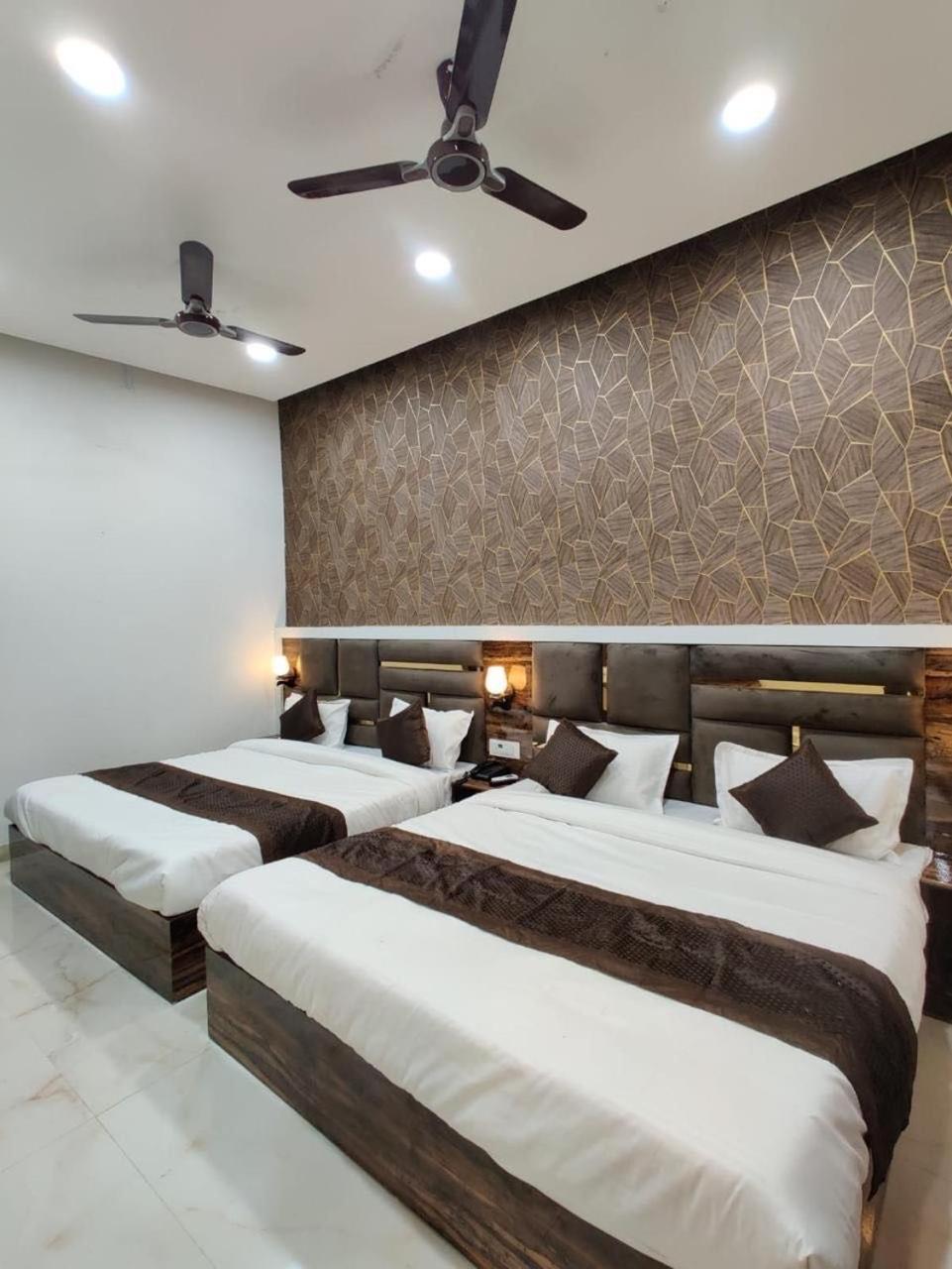 Hotel Gs 200 Mtr From Golden Temple Amritsar