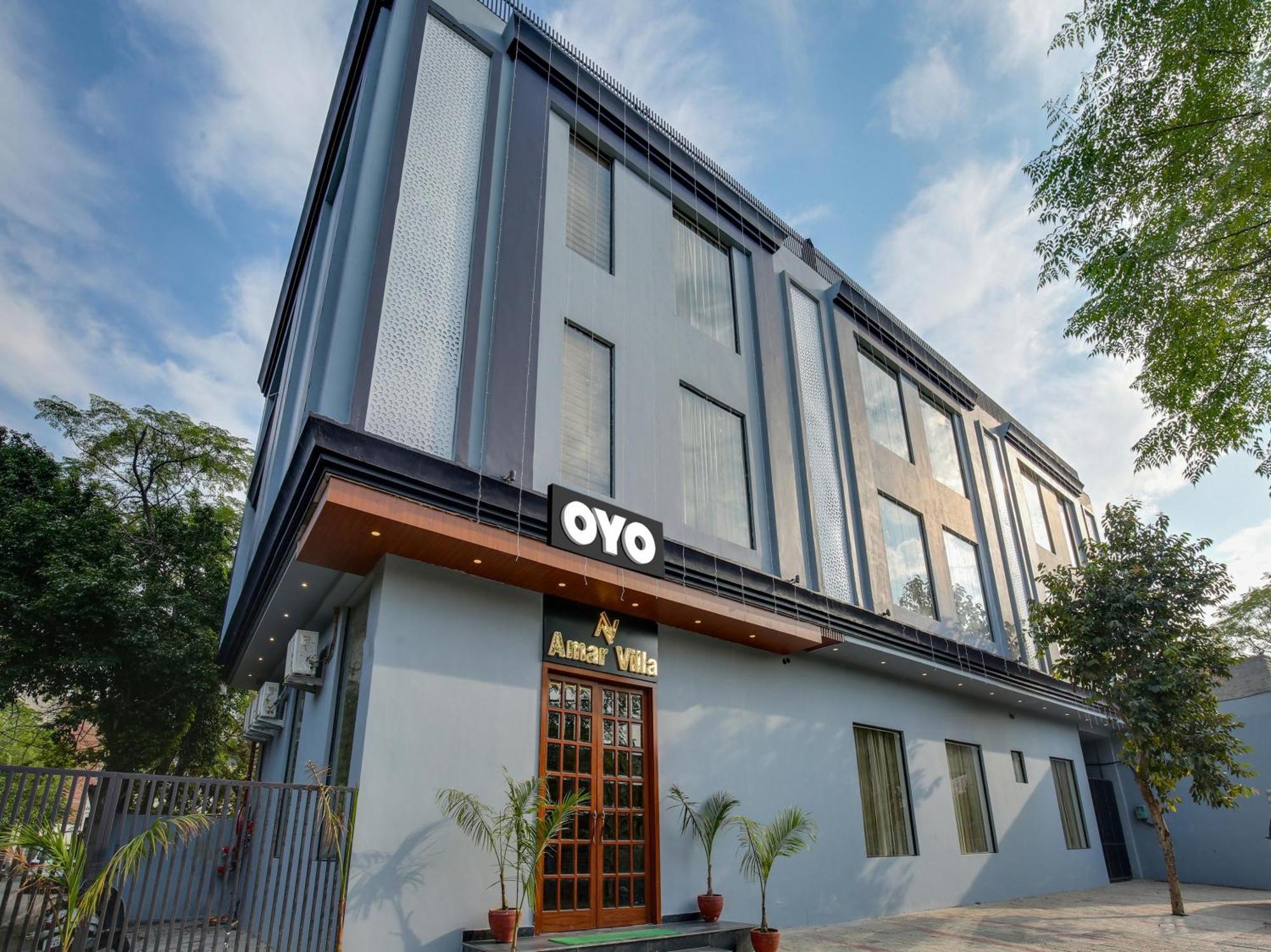 Collection O Amar Hotel