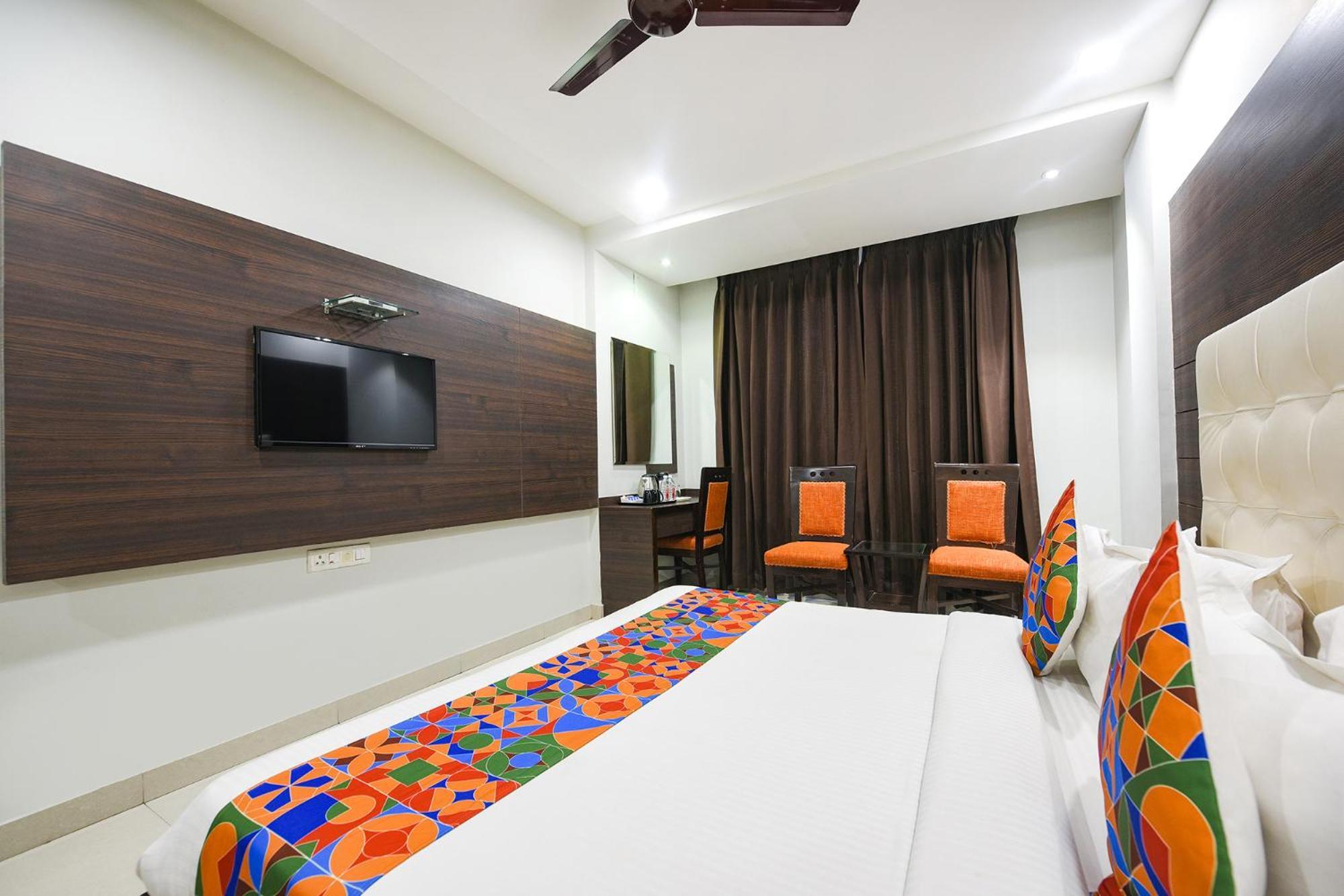 Fabhotel Kk Continental 50 Meter From Railway Station - Hotel Amritsar