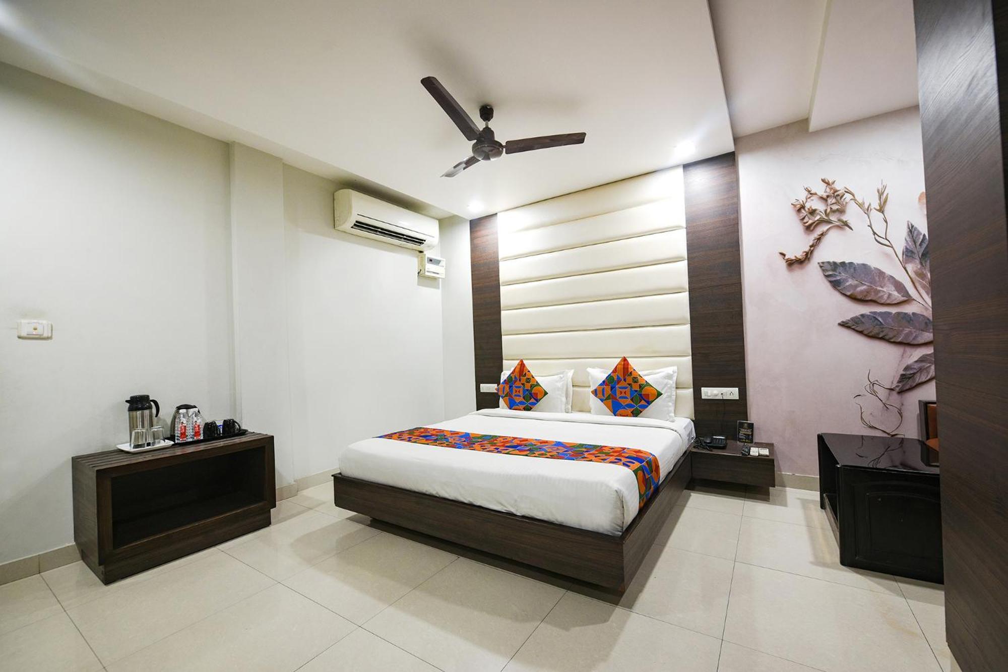 Fabhotel Kk Continental 50 Meter From Railway Station - Hotel Amritsar