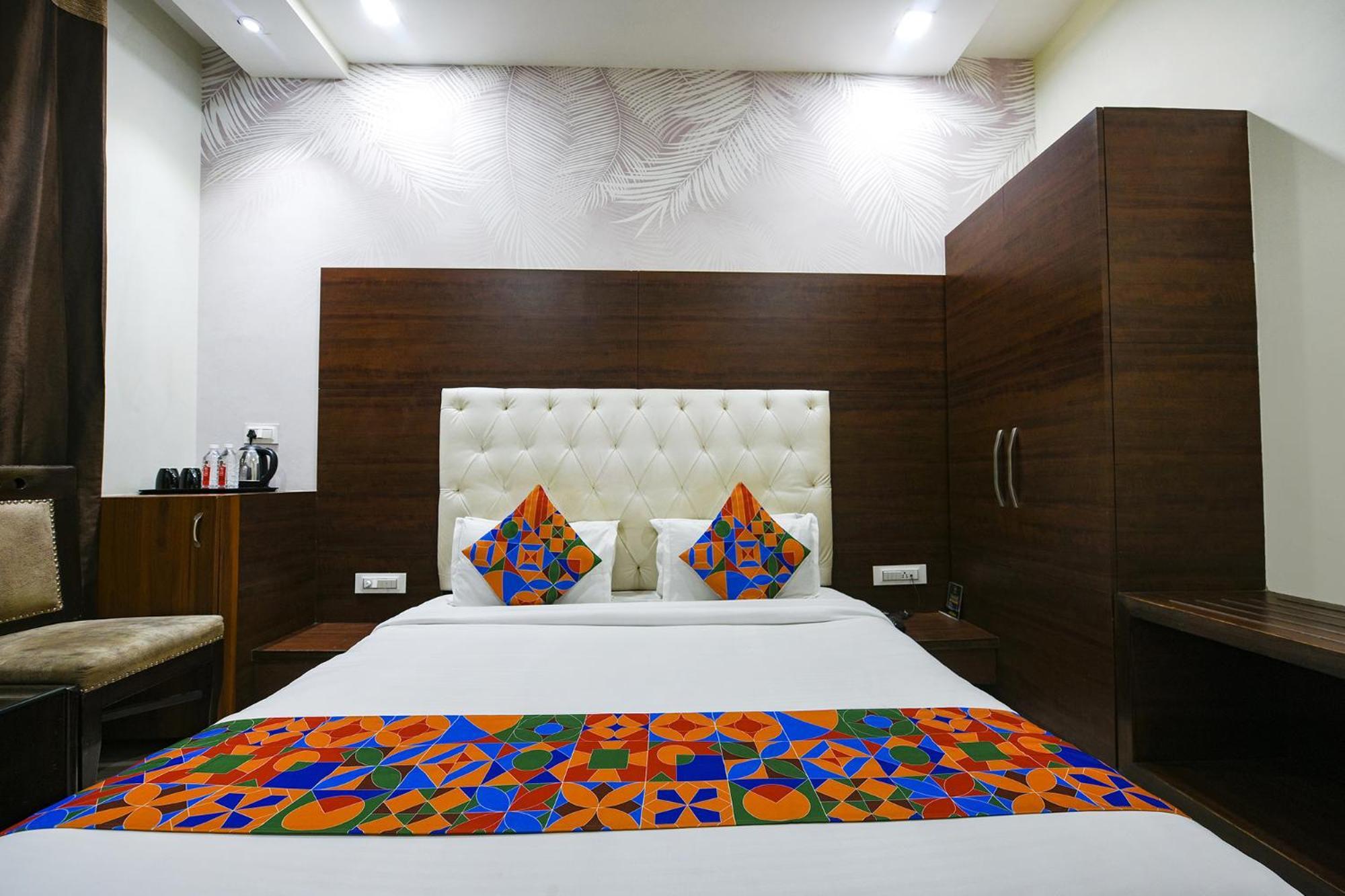 Fabhotel Kk Continental 50 Meter From Railway Station - Hotel Amritsar