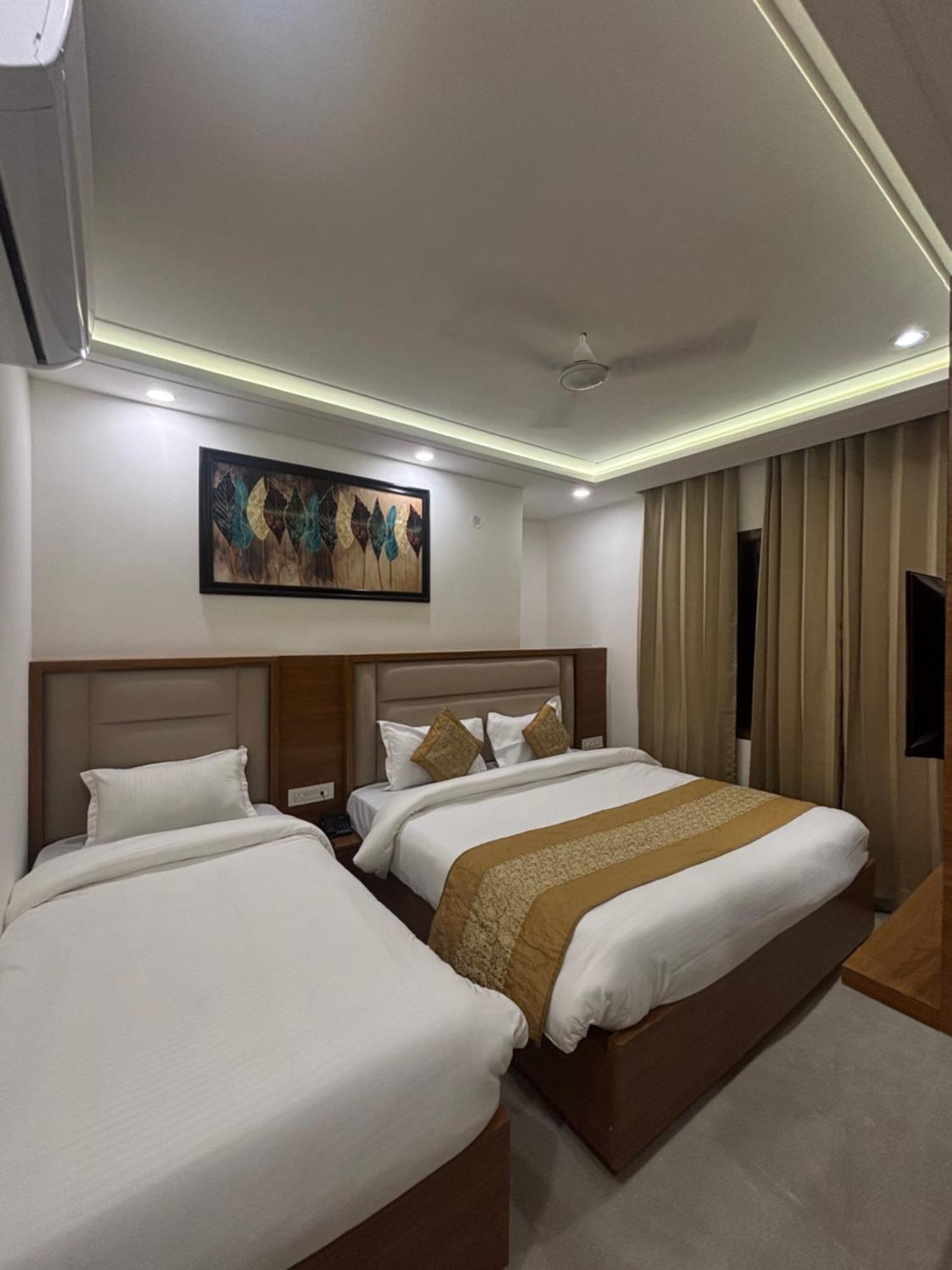 G R Residency Golden Temple Just 2 Mins Walking Distance From 2*