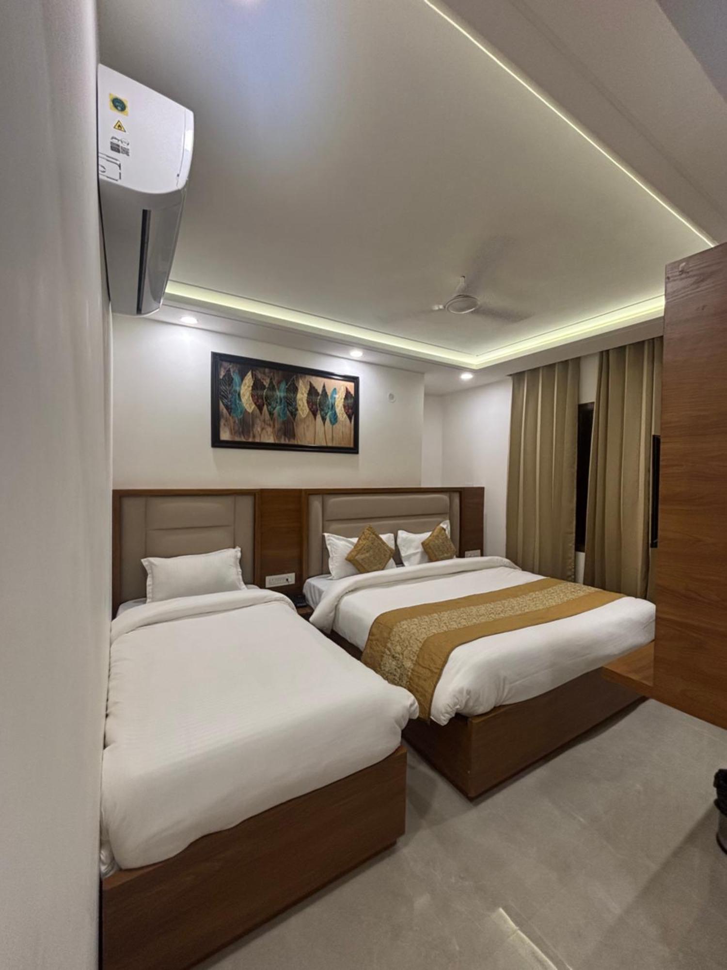 G R Residency Golden Temple Just 2 Mins Walking Distance From 2* Amritsar