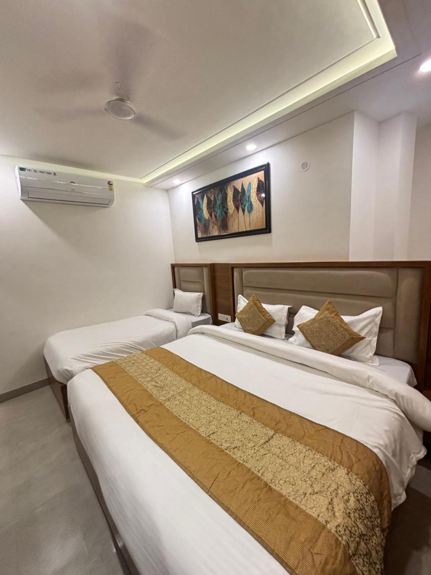 Hotel G R Residency Golden Temple Just 2 Mins Walking Distance From